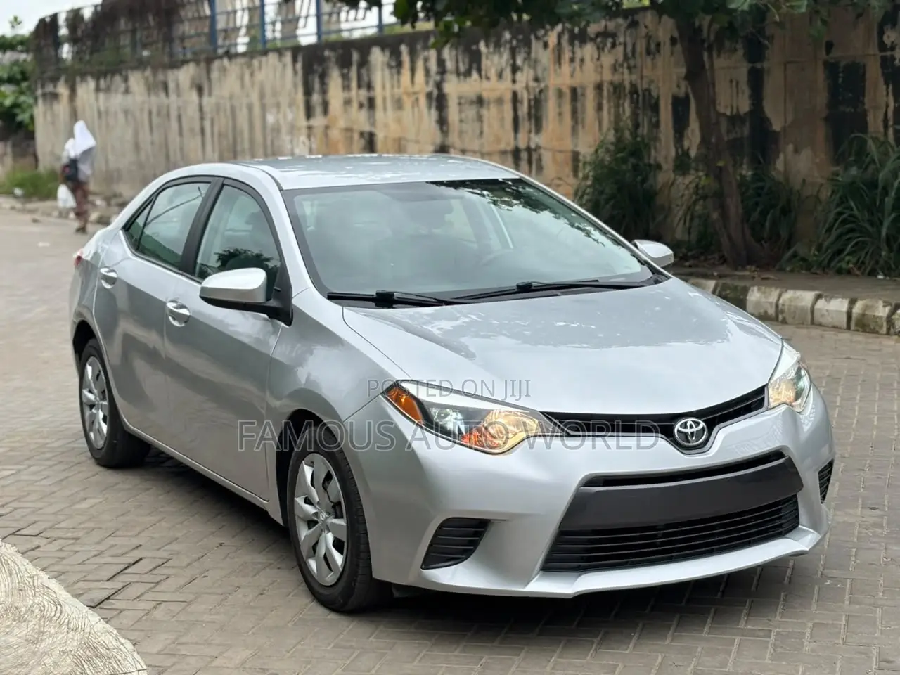 Toyota Corolla LE Eco Premium 4dr Sedan (1.8L 4cyl CVT) 2015 Silver