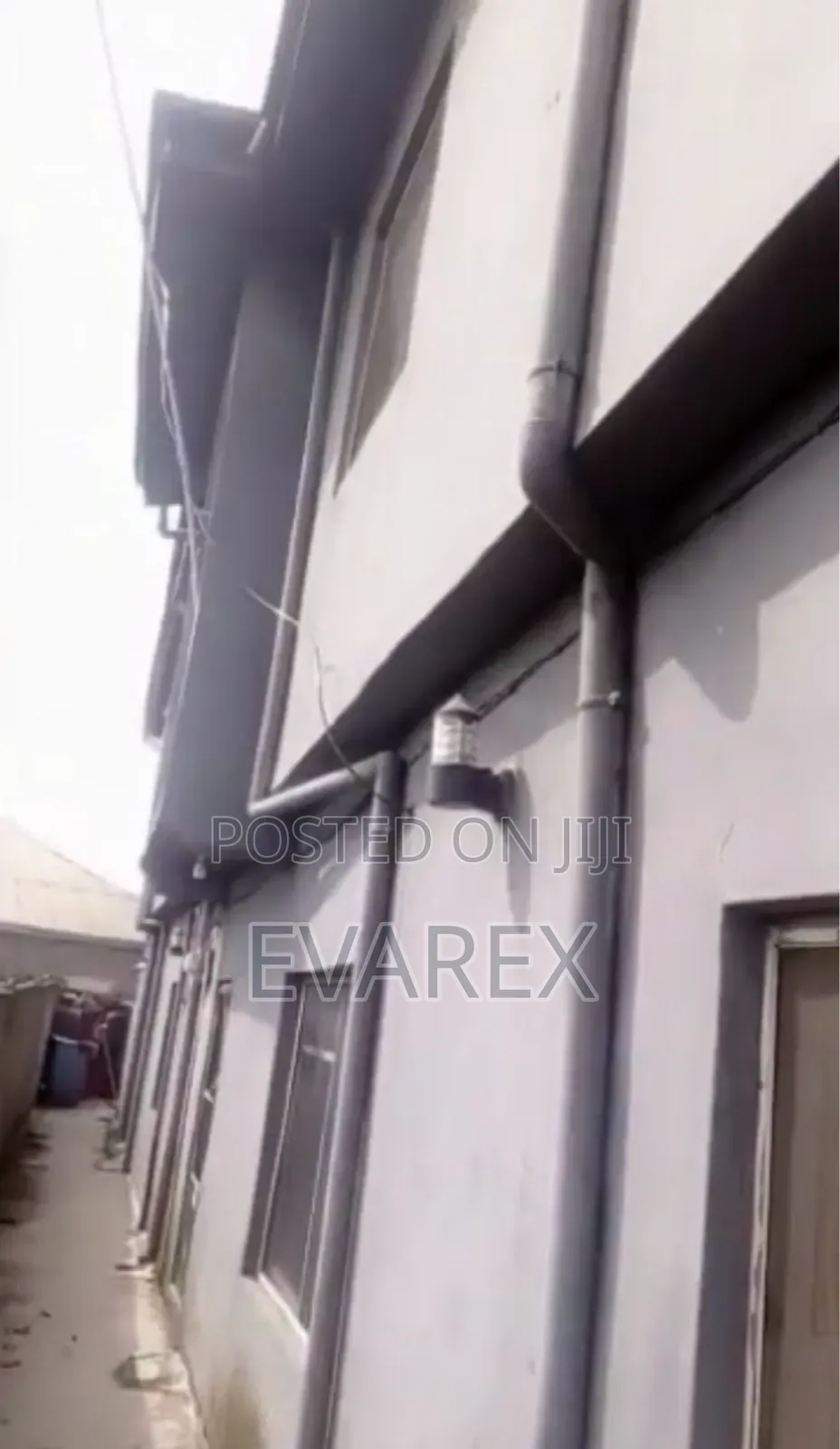 8bdrm Block of Flats in Iba / Ojo for sale