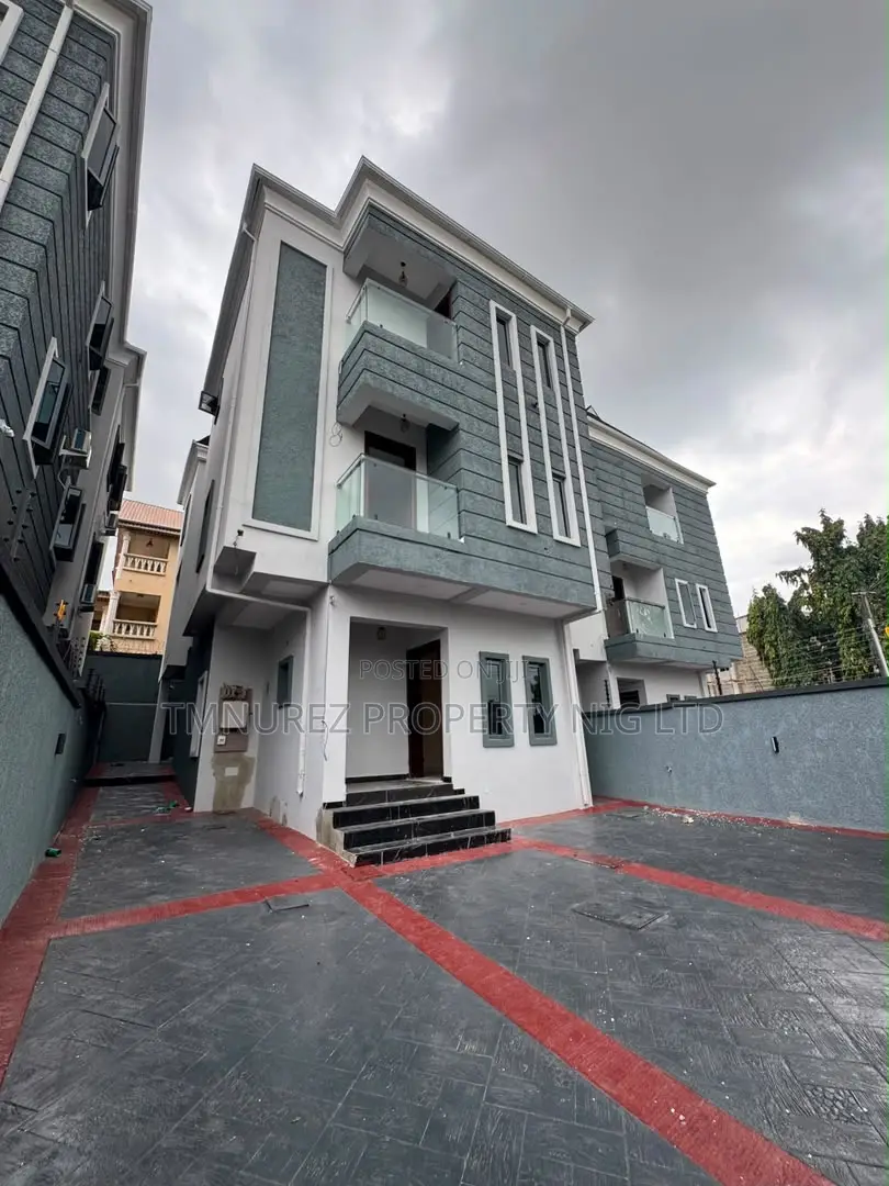 4bdrm Duplex in Ikeja for sale