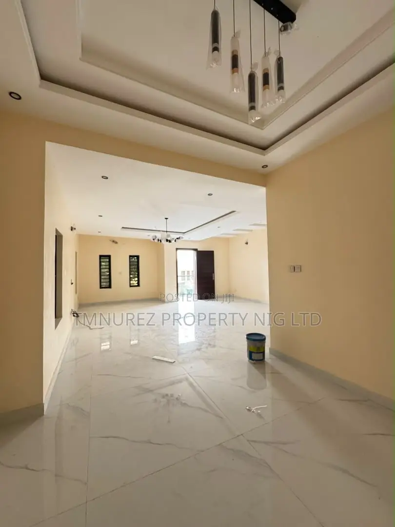 4bdrm Duplex in Ikeja for sale