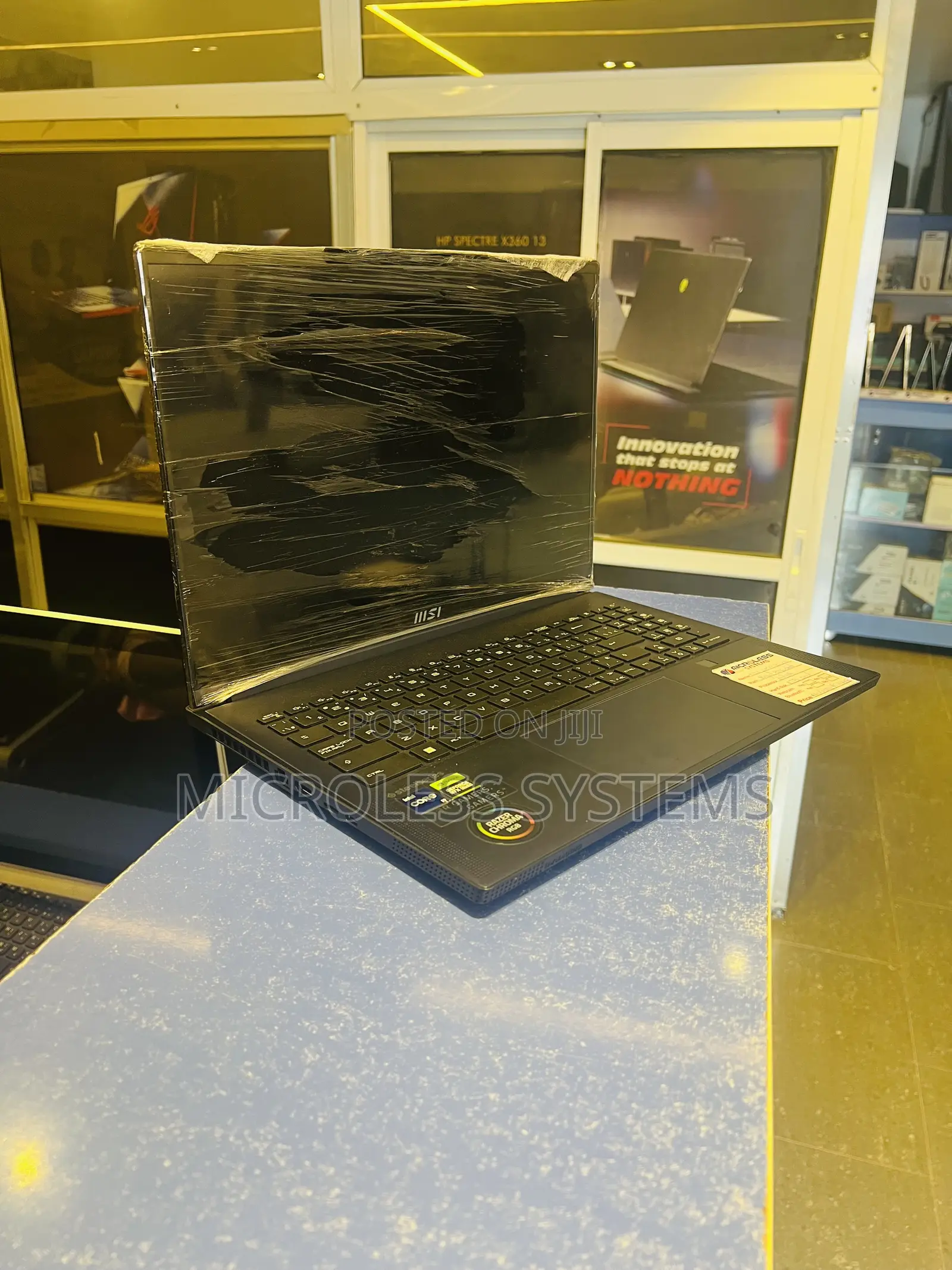 Laptop MSI Stealth 16 Studio A13VG 16GB Intel Core i7 SSD 512GB
