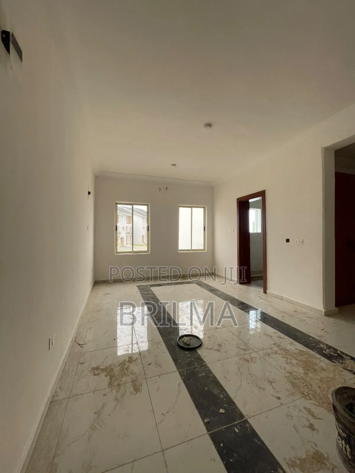 4bdrm Duplex in Durumi for sale