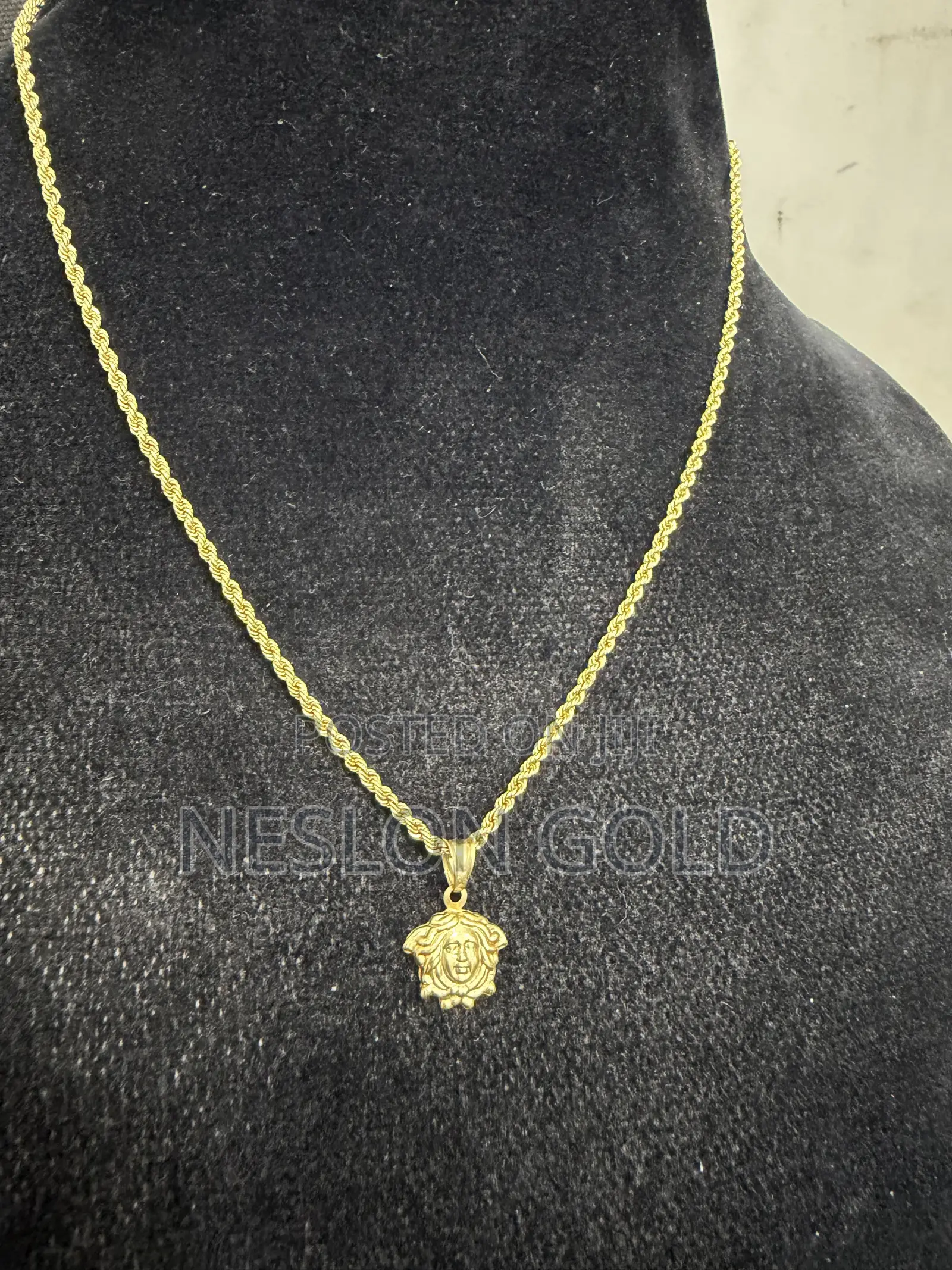 ITALY 750 Tested 18karat Gold Twist Wit Vasae