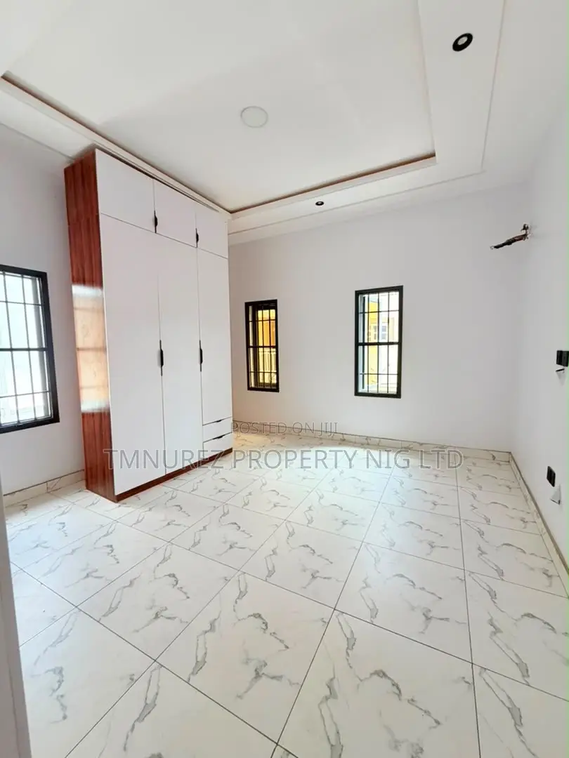 4bdrm Duplex in Magodo for sale
