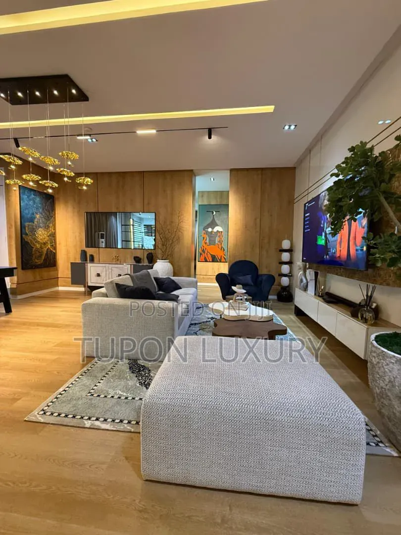 Luxury 2 Bed With Pool, PS5, Gym, Balconies, Snooker/Tennis