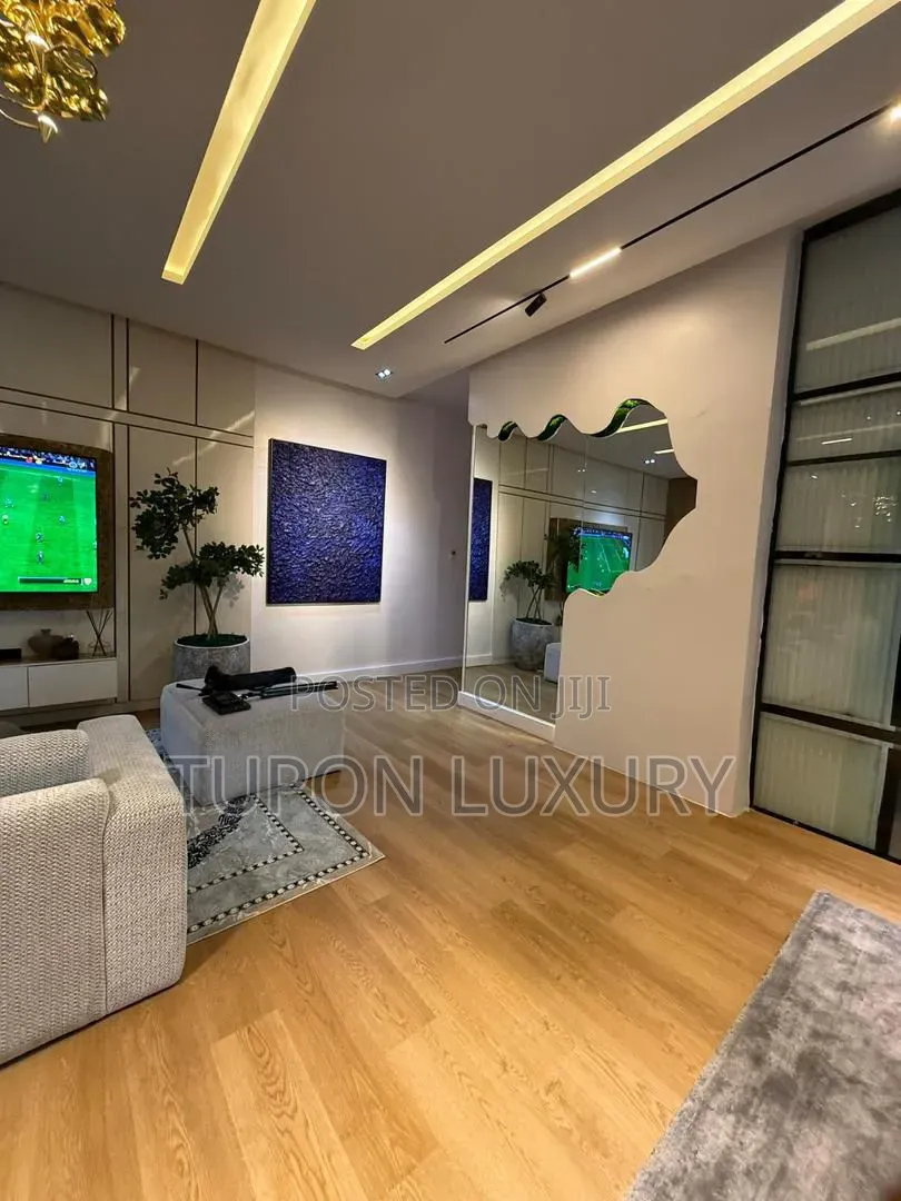 Luxury 2 Bed With Pool, PS5, Gym, Balconies, Snooker/Tennis