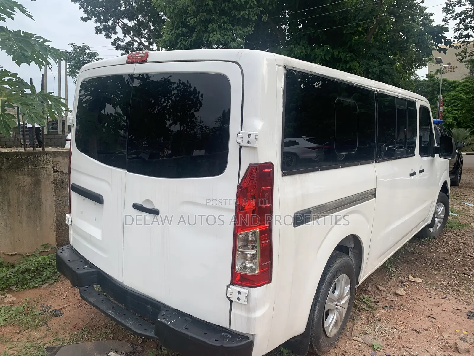Nissan Caravan (Urvan) 2020 White