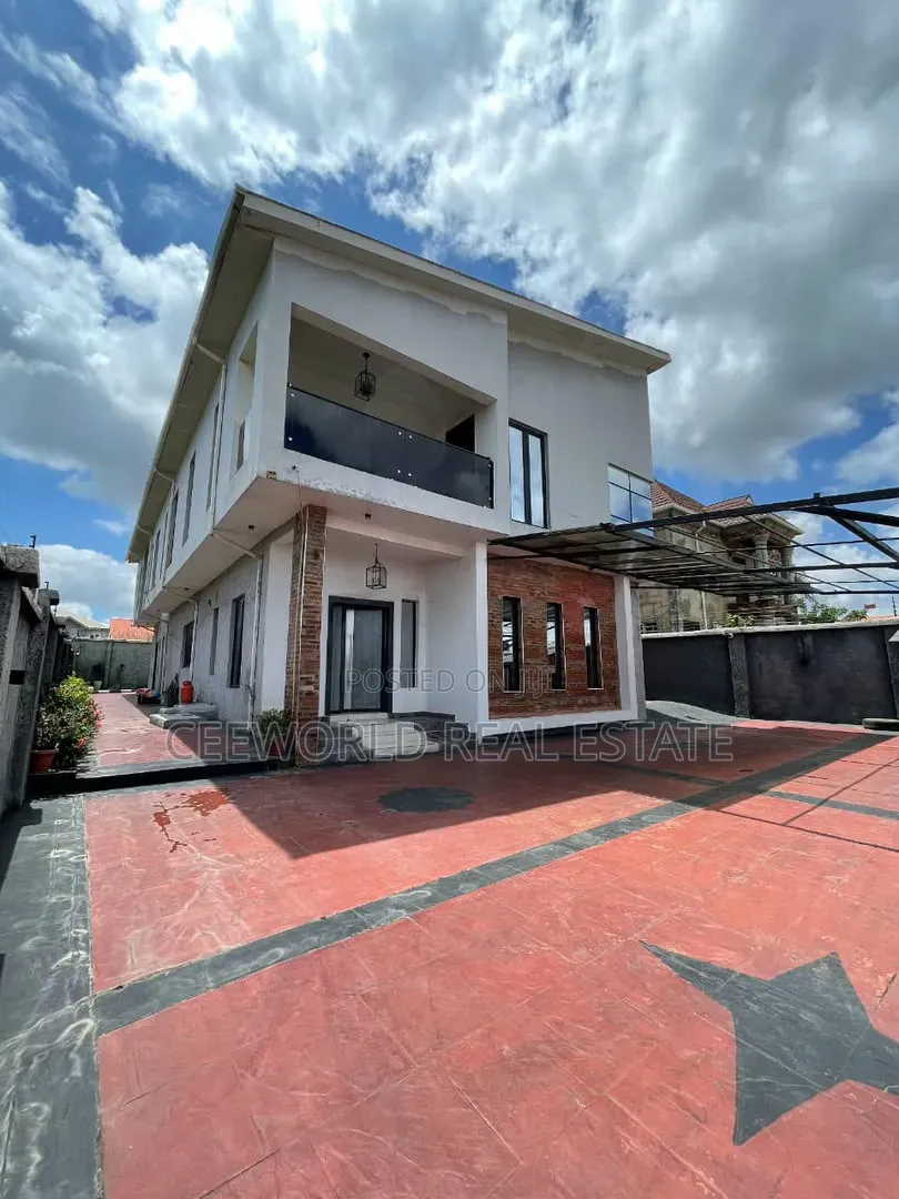 5bdrm Duplex in Oluyole Estate Blue, Bodija for rent