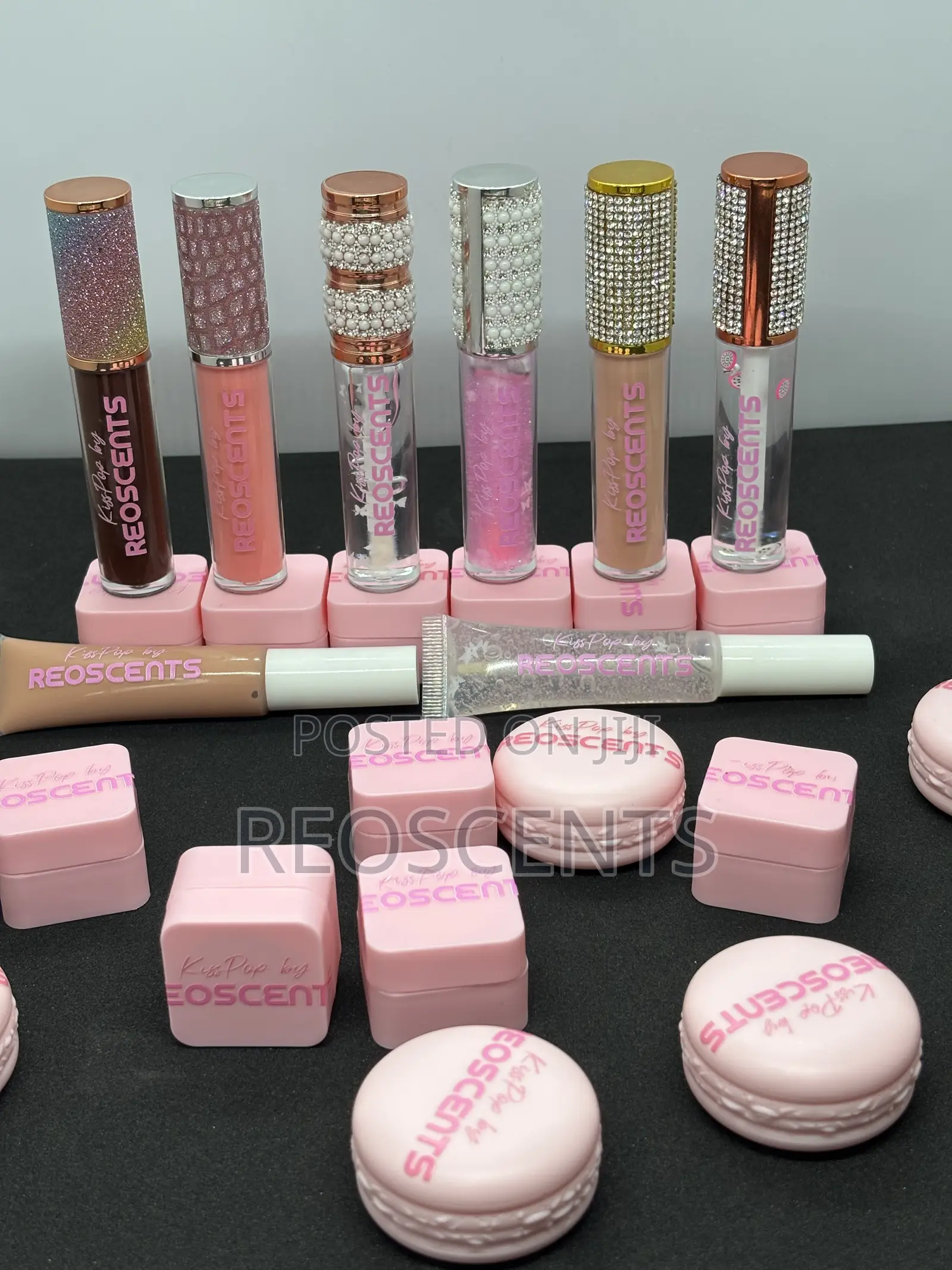 Dazzle Kiss Pop Lip Gloss. Available in Different Colours