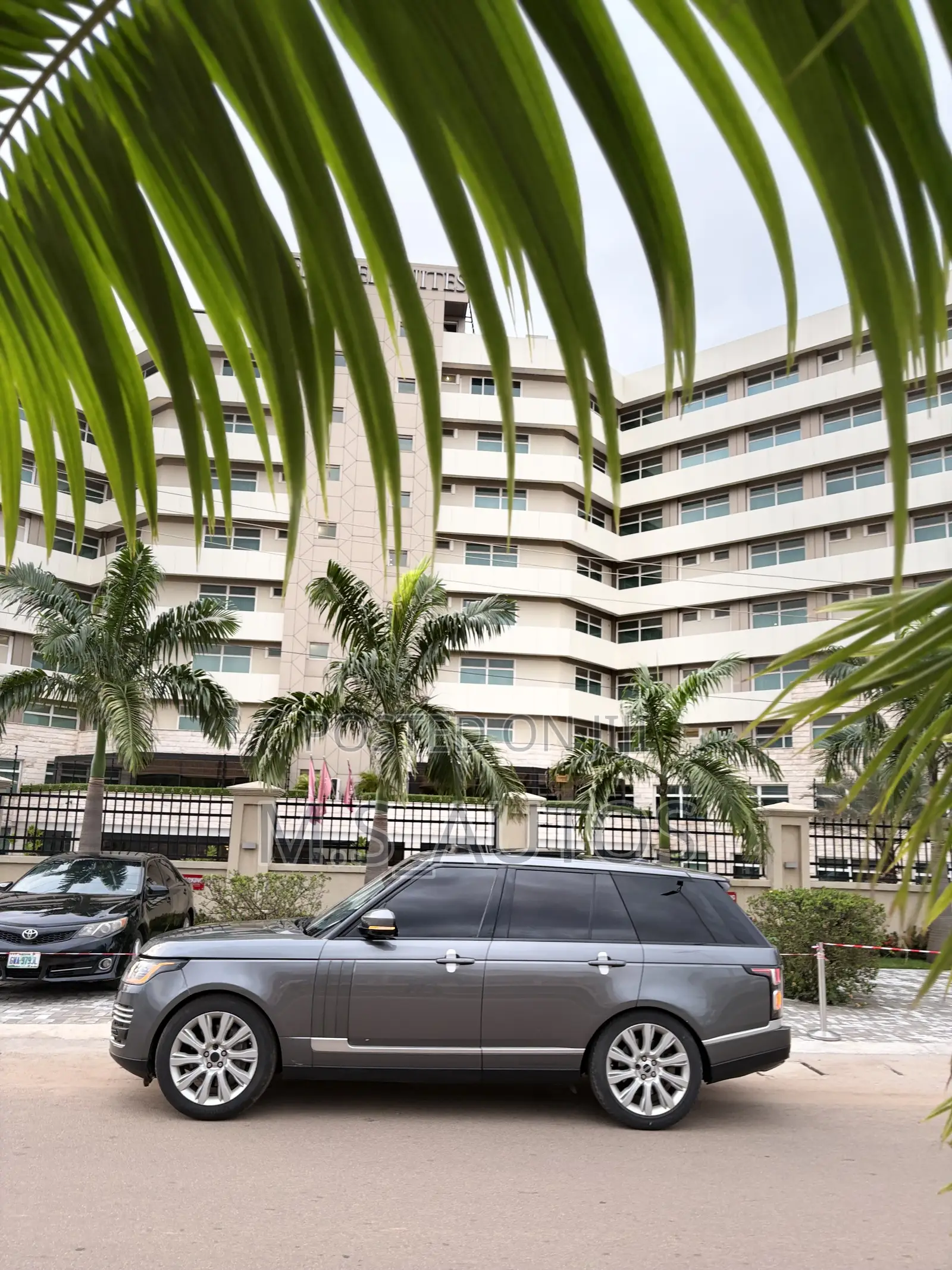 Land Rover Range Rover Vogue 2015 Beige