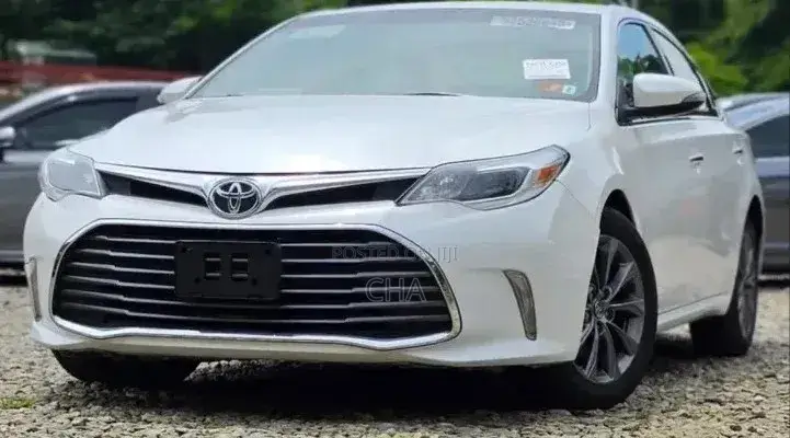 Toyota Avalon XLE Premium FWD Sedan (3.6L 6cyl 6A) 2016 Off white