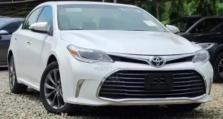 Toyota Avalon XLE Premium FWD Sedan (3.6L 6cyl 6A) 2016 Off white