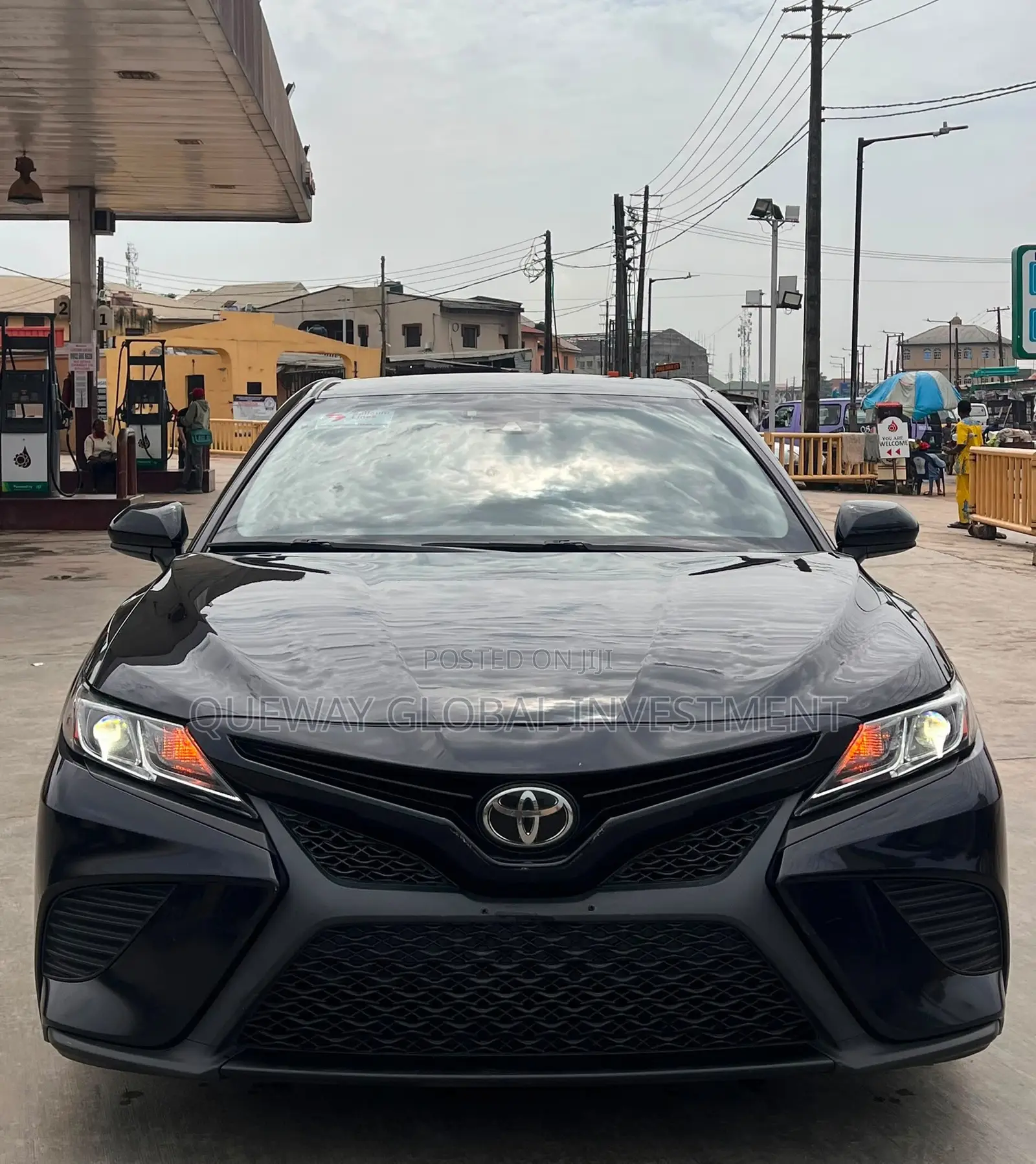 Toyota Camry SE FWD 2020 Black