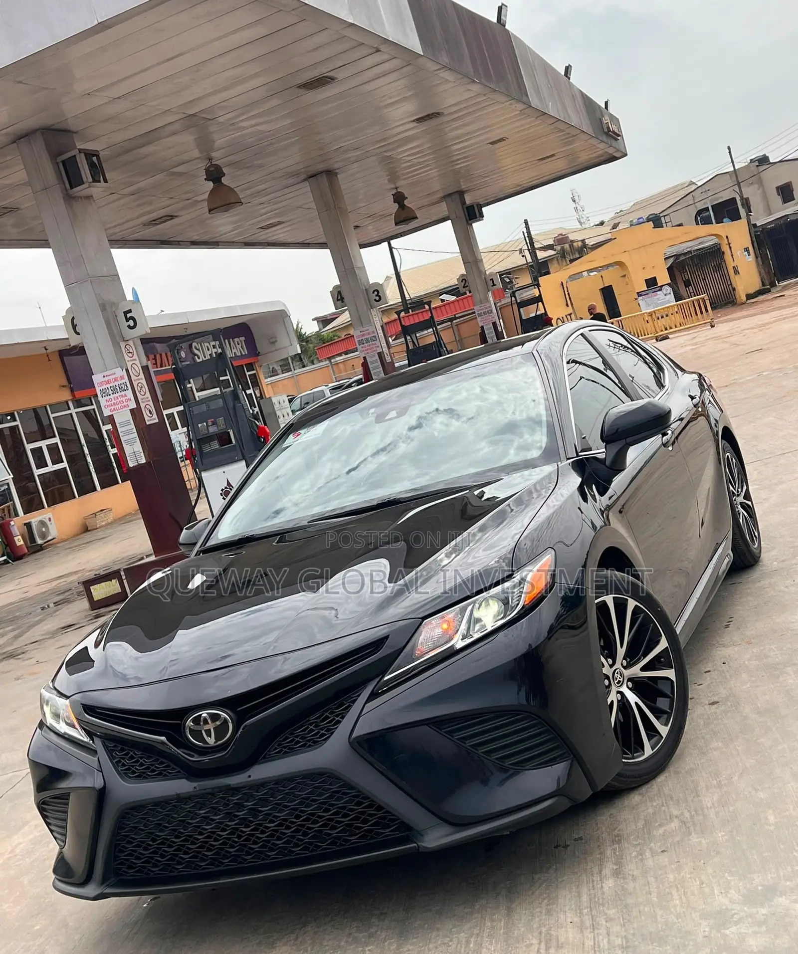 Toyota Camry SE FWD 2020 Black
