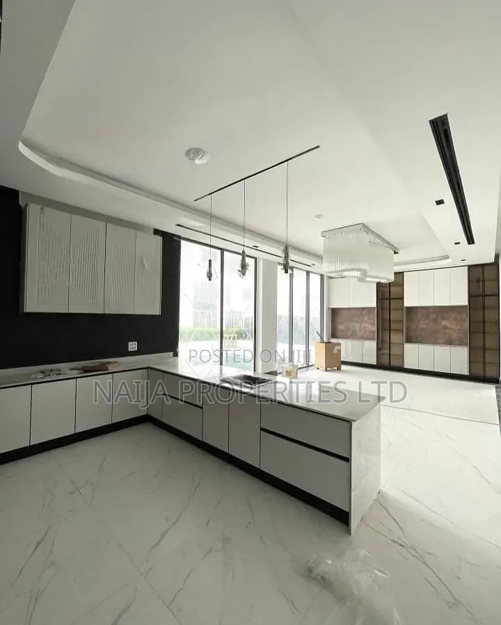6bdrm Duplex in Cowrie Creek Estate, Ikate-Elegushi for sale