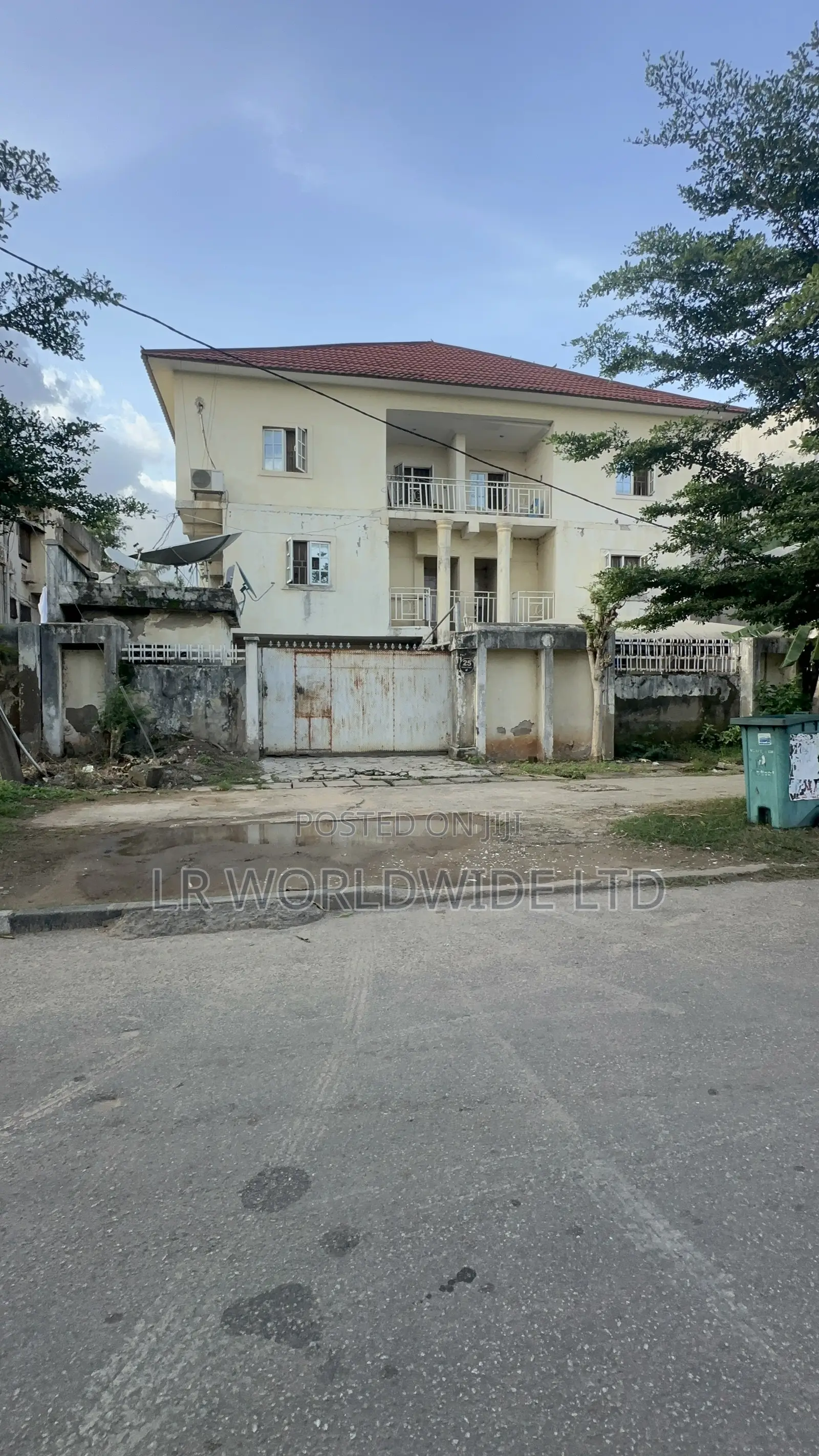 7bdrm Duplex in Garki for sale