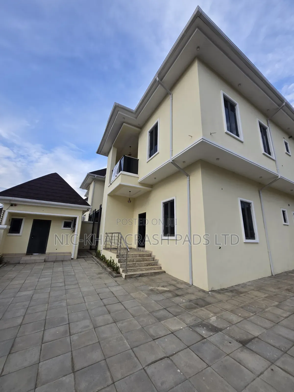 4bdrm Duplex in Galadimawa for sale