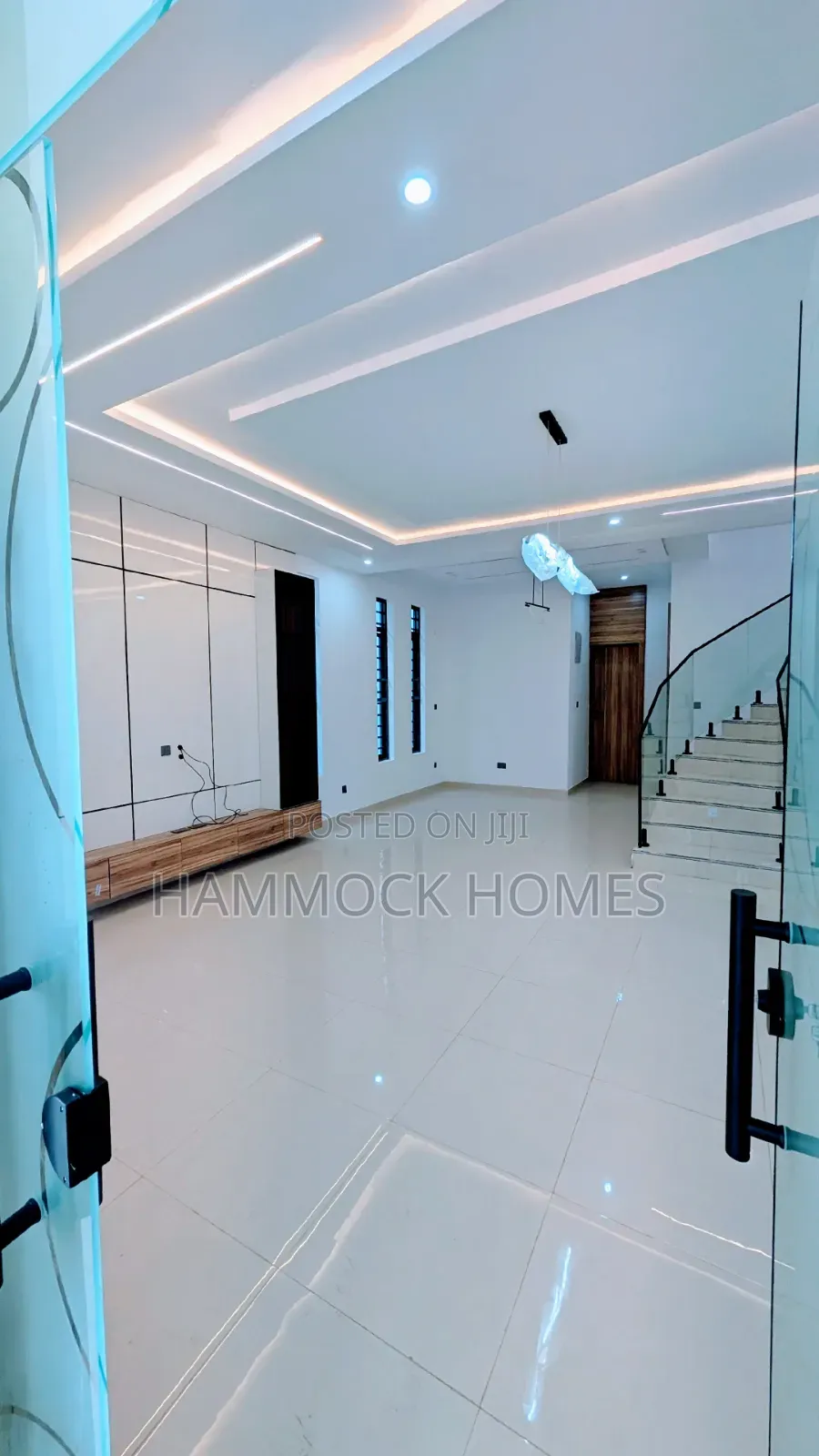 5bdrm Duplex in Okebadan Estate, Akobo for sale