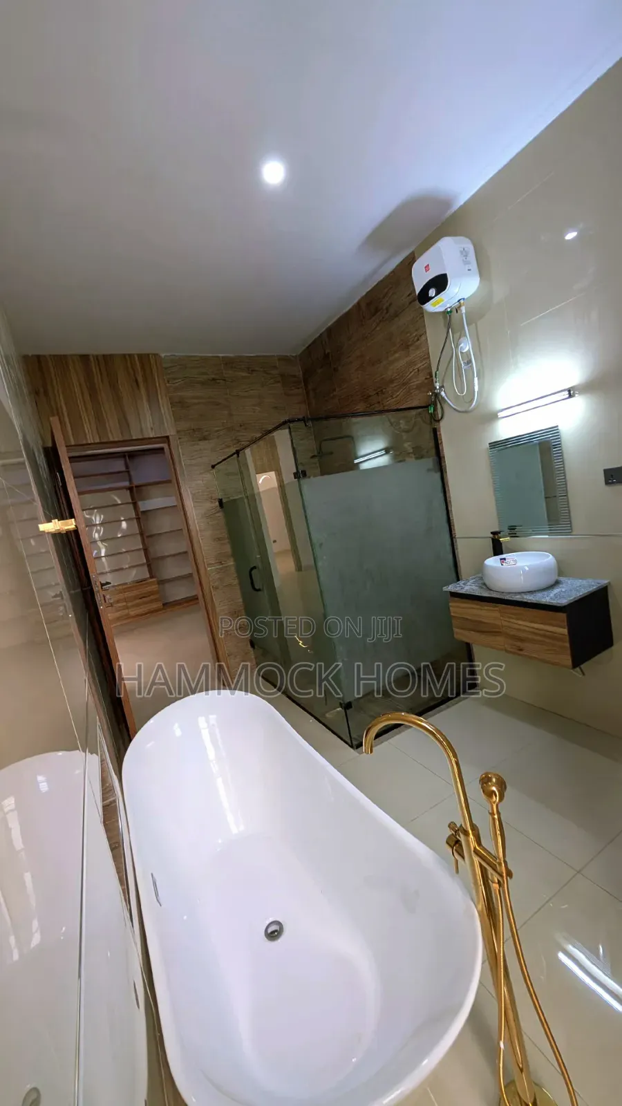 5bdrm Duplex in Okebadan Estate, Akobo for sale