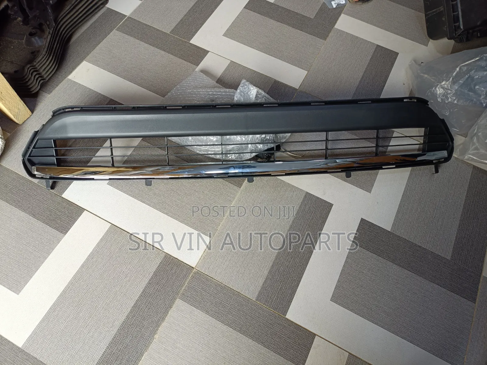 Front Grill Toyota Highlander Up and Down