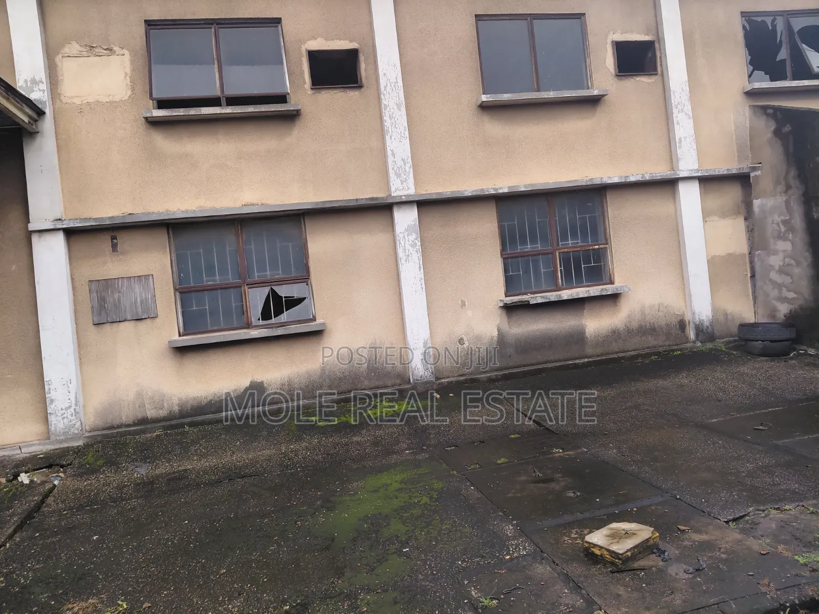 600sqm Storey Buildng Funt.Equiped Hospital Egijo Ikorodu Lagos