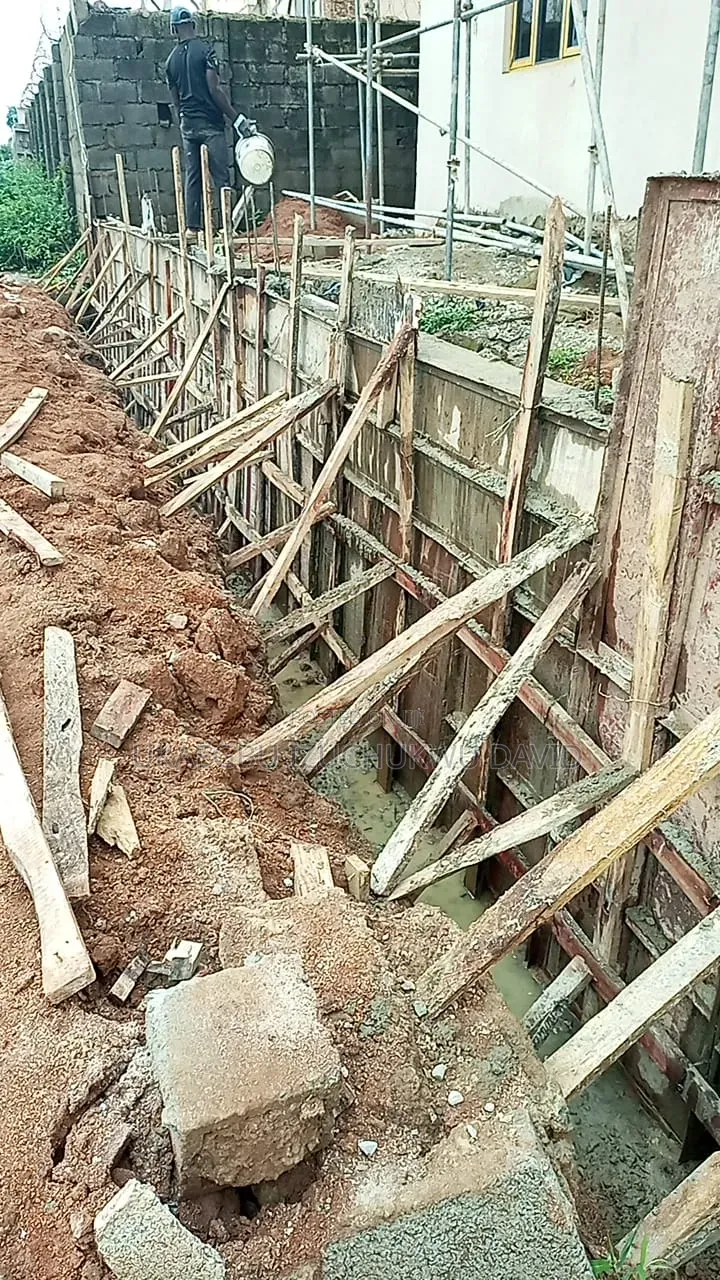Iron Casting Materials for Retaining Walls