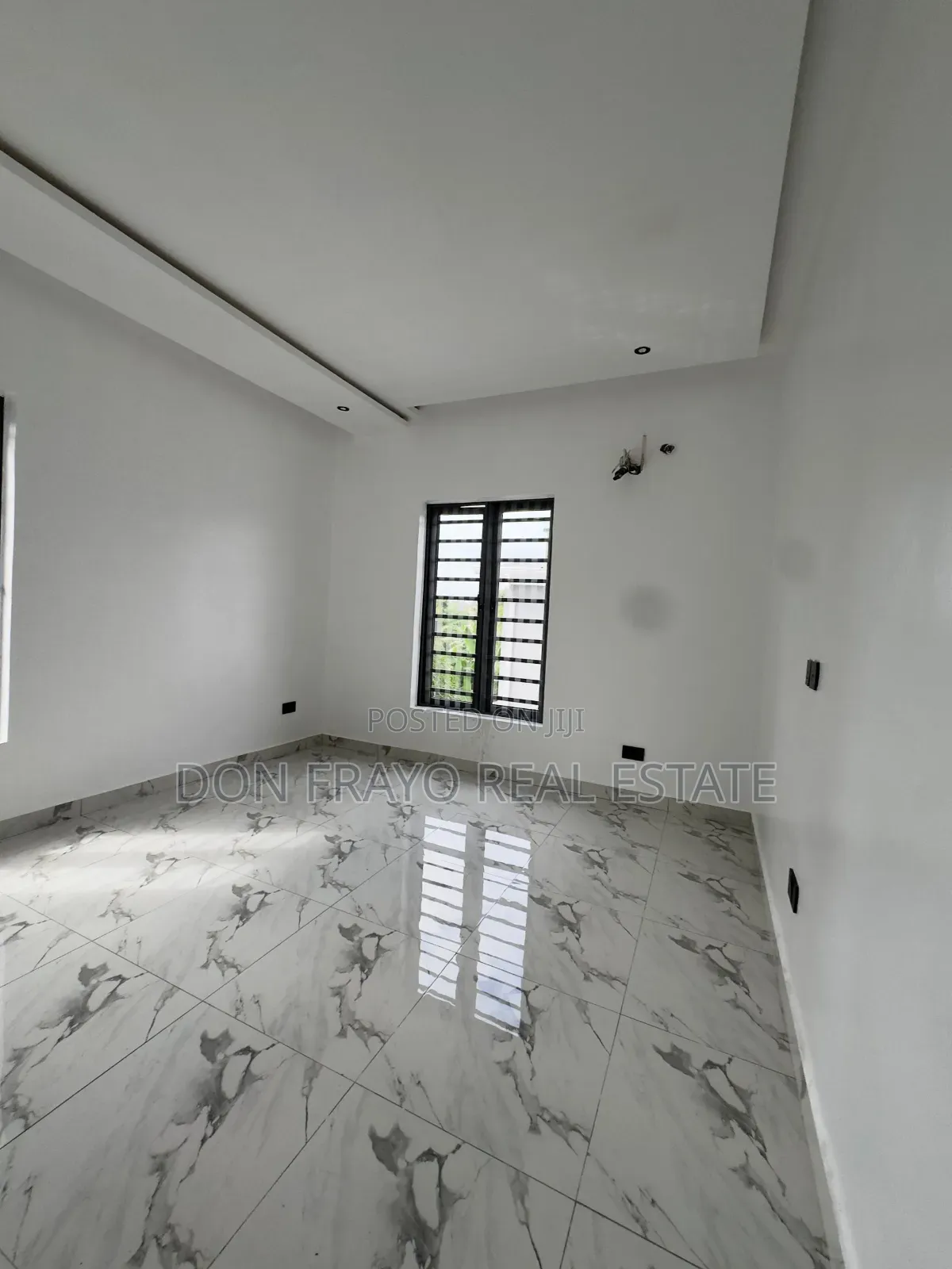 4bdrm Duplex in Jericho Gra for sale