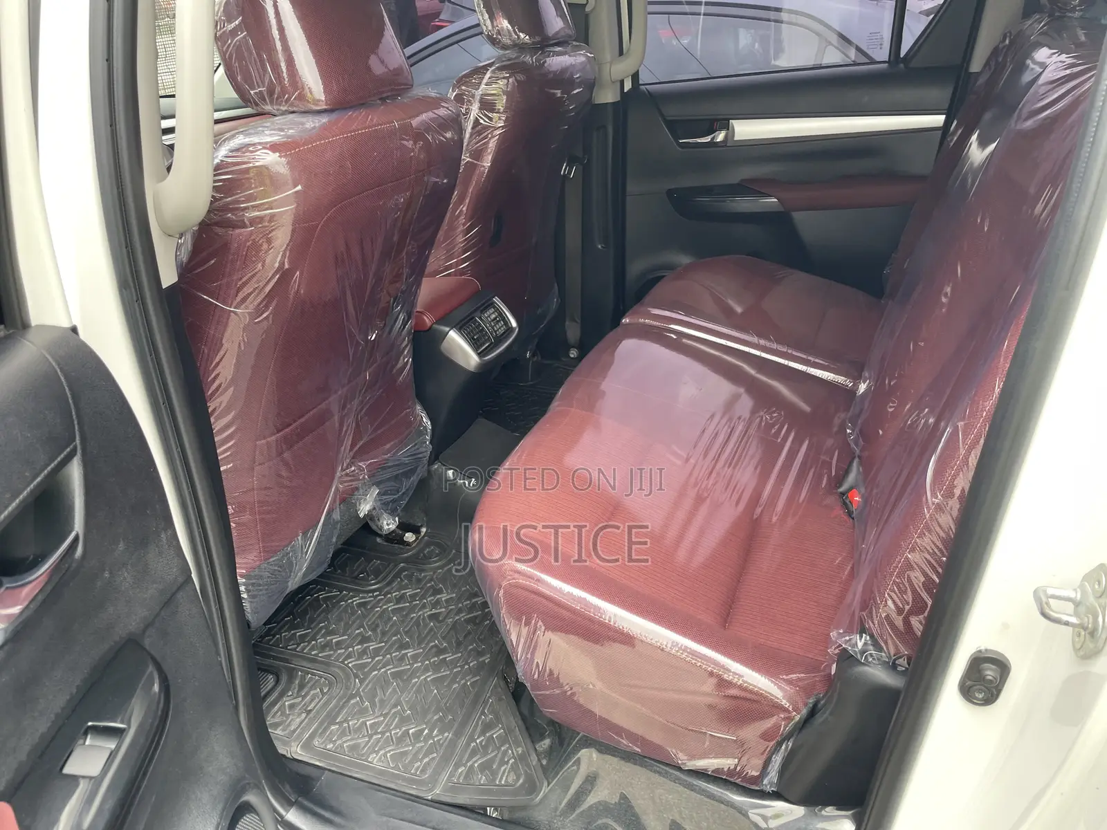 Toyota Hilux 2022 White