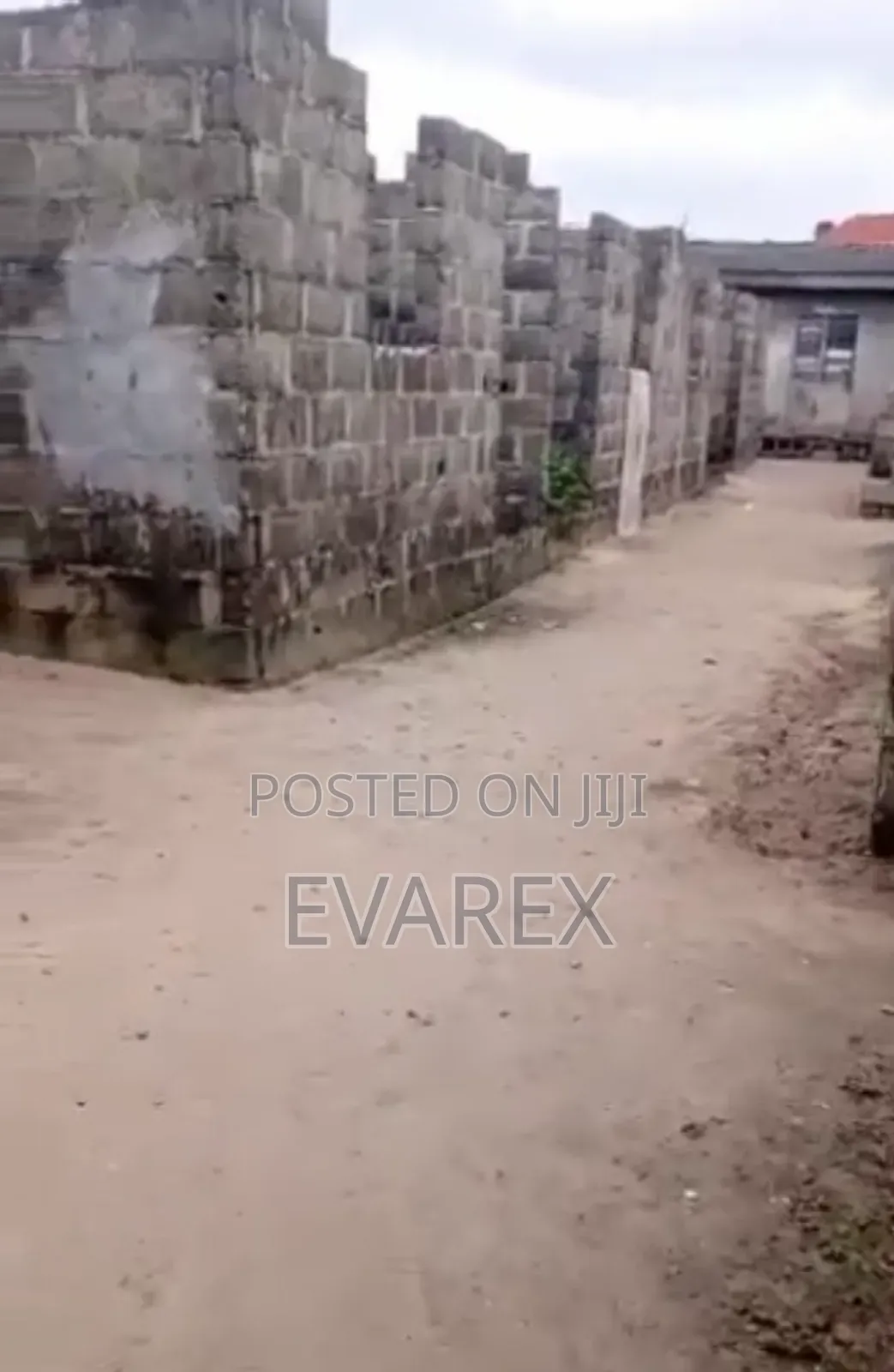 5bdrm Block of Flats in Iba / Ojo for sale