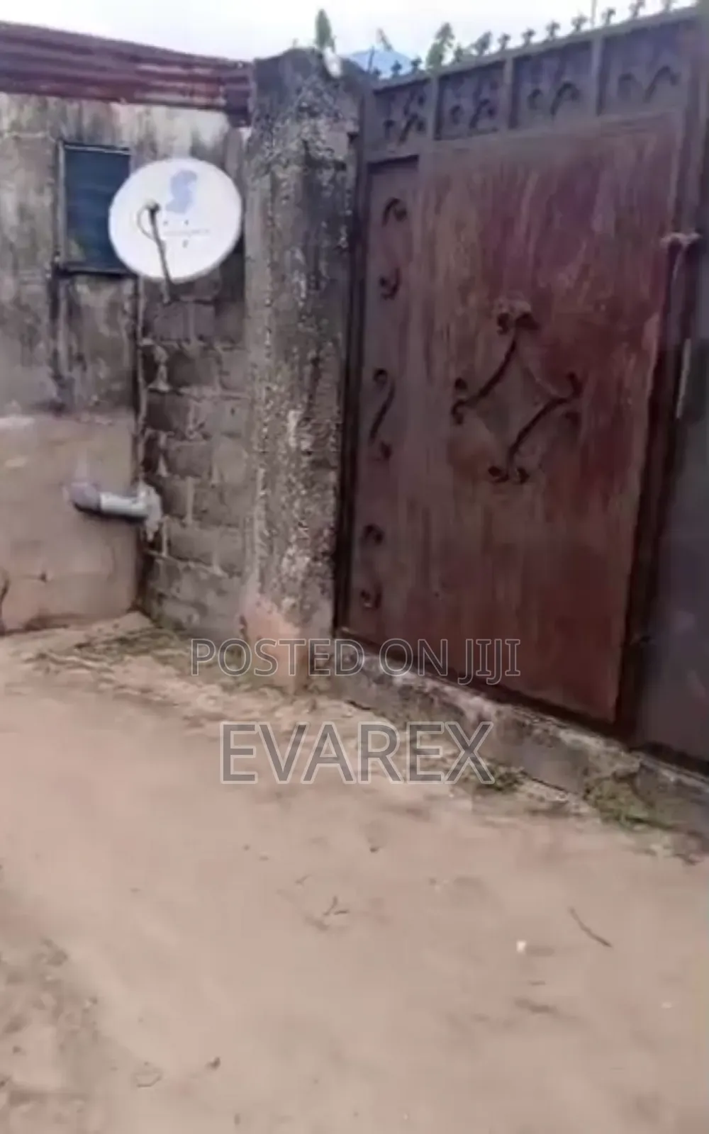 5bdrm Block of Flats in Iba / Ojo for sale