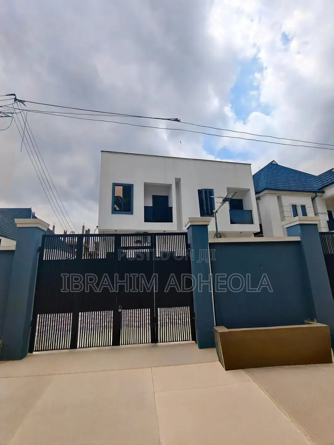 4bdrm Duplex in Yaba, Tejuosho for sale