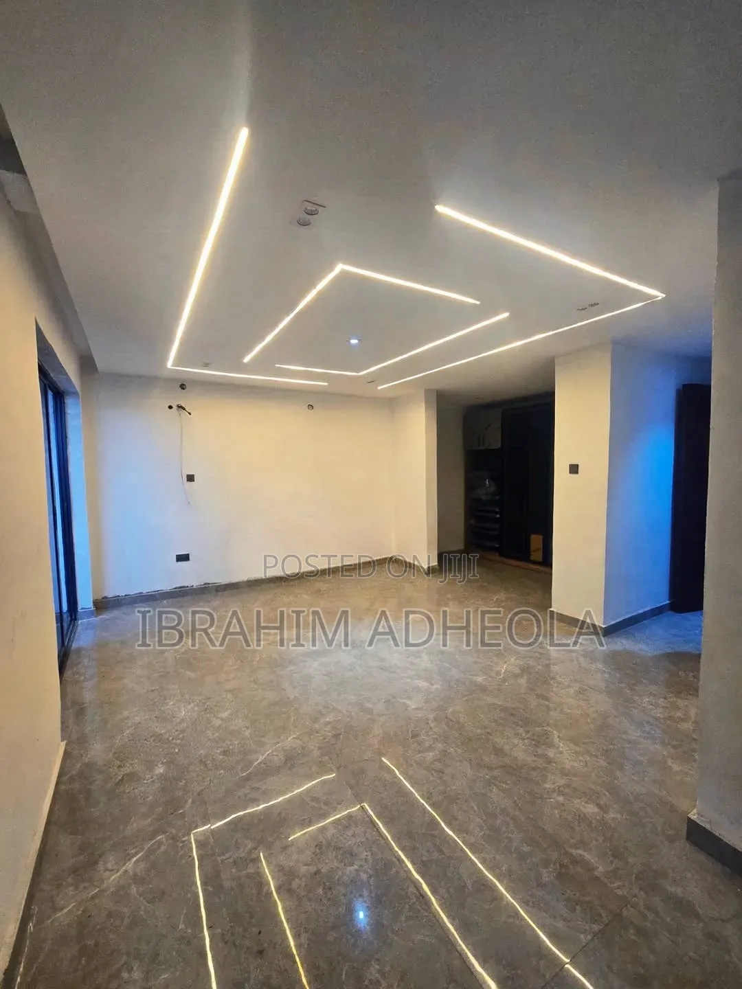 4bdrm Duplex in Yaba for sale