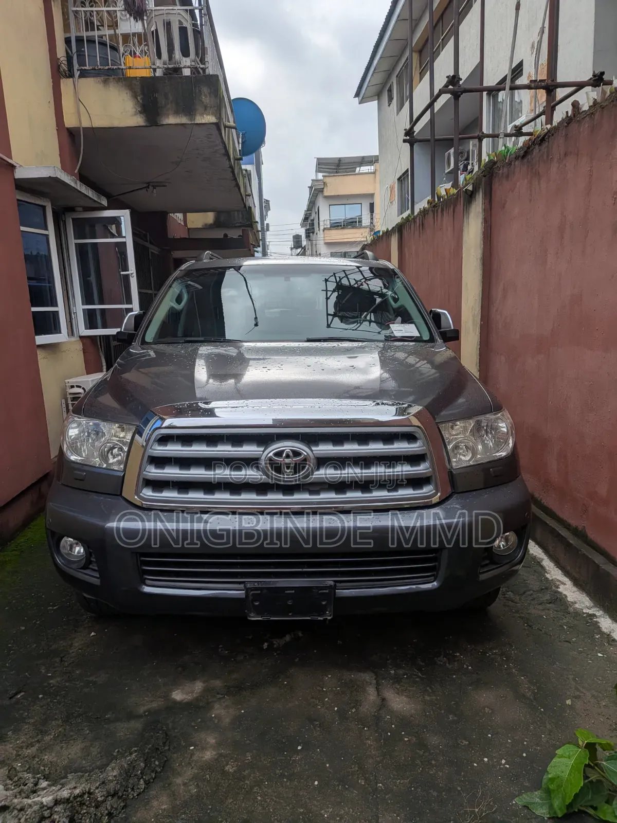 Toyota Sequoia Limited 4dr SUV (5.7L 8cyl 6A) 2015 Gray