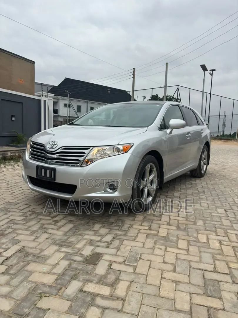 Toyota Venza 2010 Silver