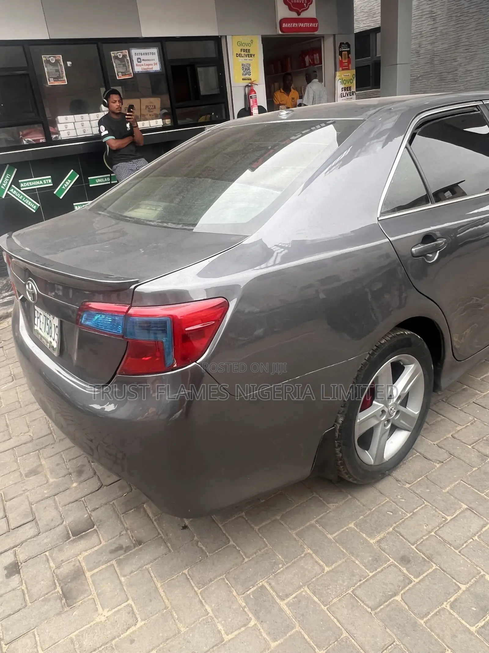 Toyota Camry SE 4dr Sedan (2.5L 4cyl 6A) 2013 Gray
