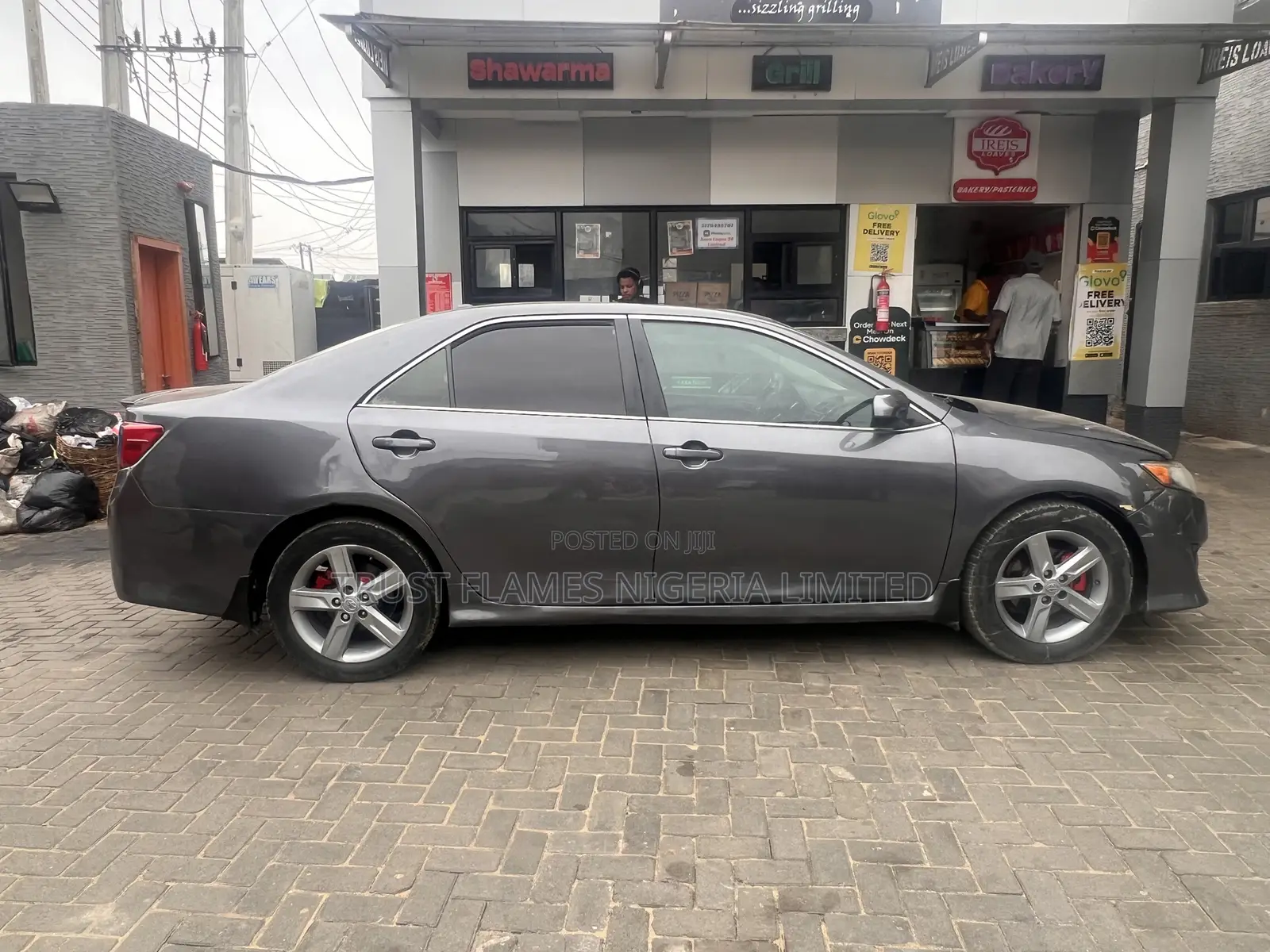 Toyota Camry SE 4dr Sedan (2.5L 4cyl 6A) 2013 Gray