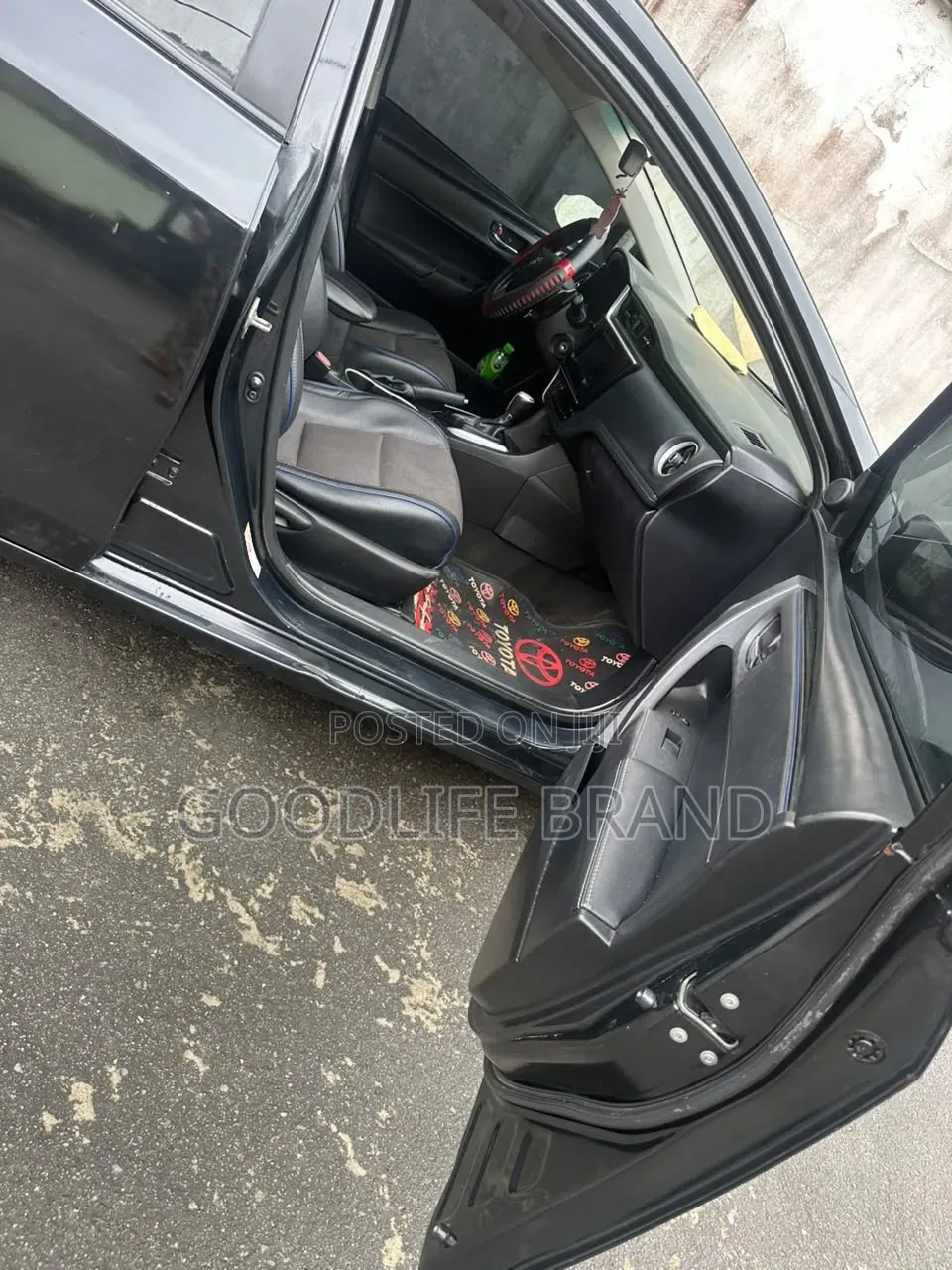 Toyota Corolla SE (1.8L 4cyl 2A) 2018 Black