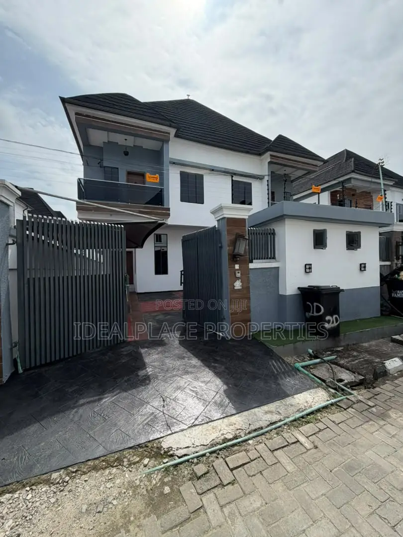4bdrm Duplex in Chevron for sale