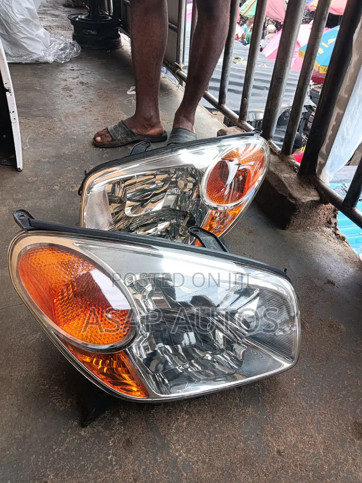 Headlamp for Toyota Rav4 2005