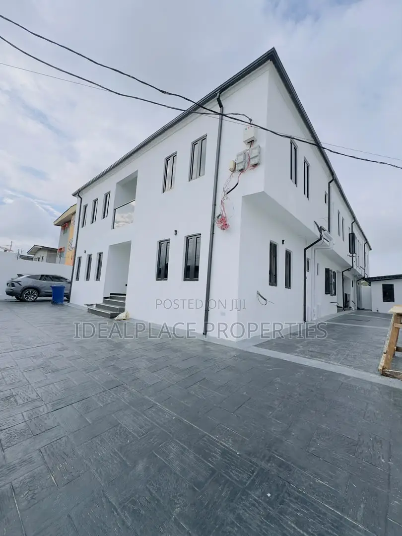 3bdrm Apartment in Gbagada for sale