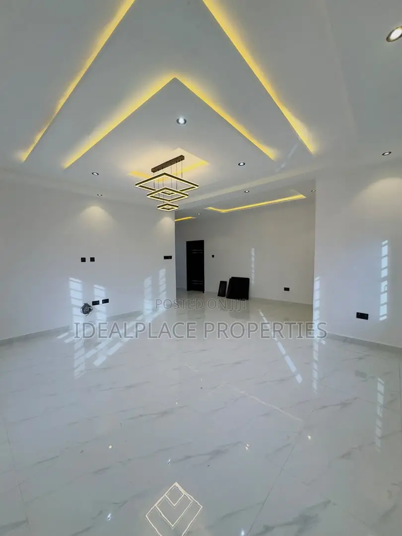 3bdrm Apartment in Gbagada for sale