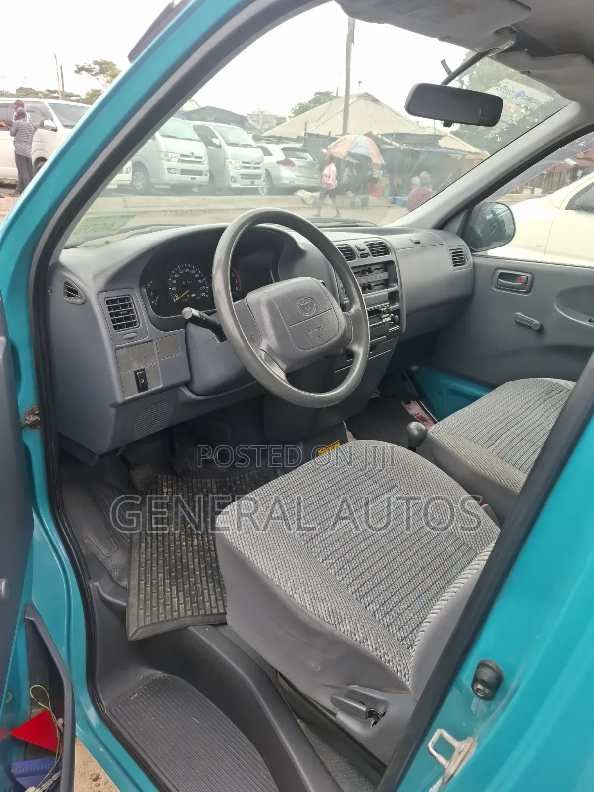 Toyota HiAce 2003 Green