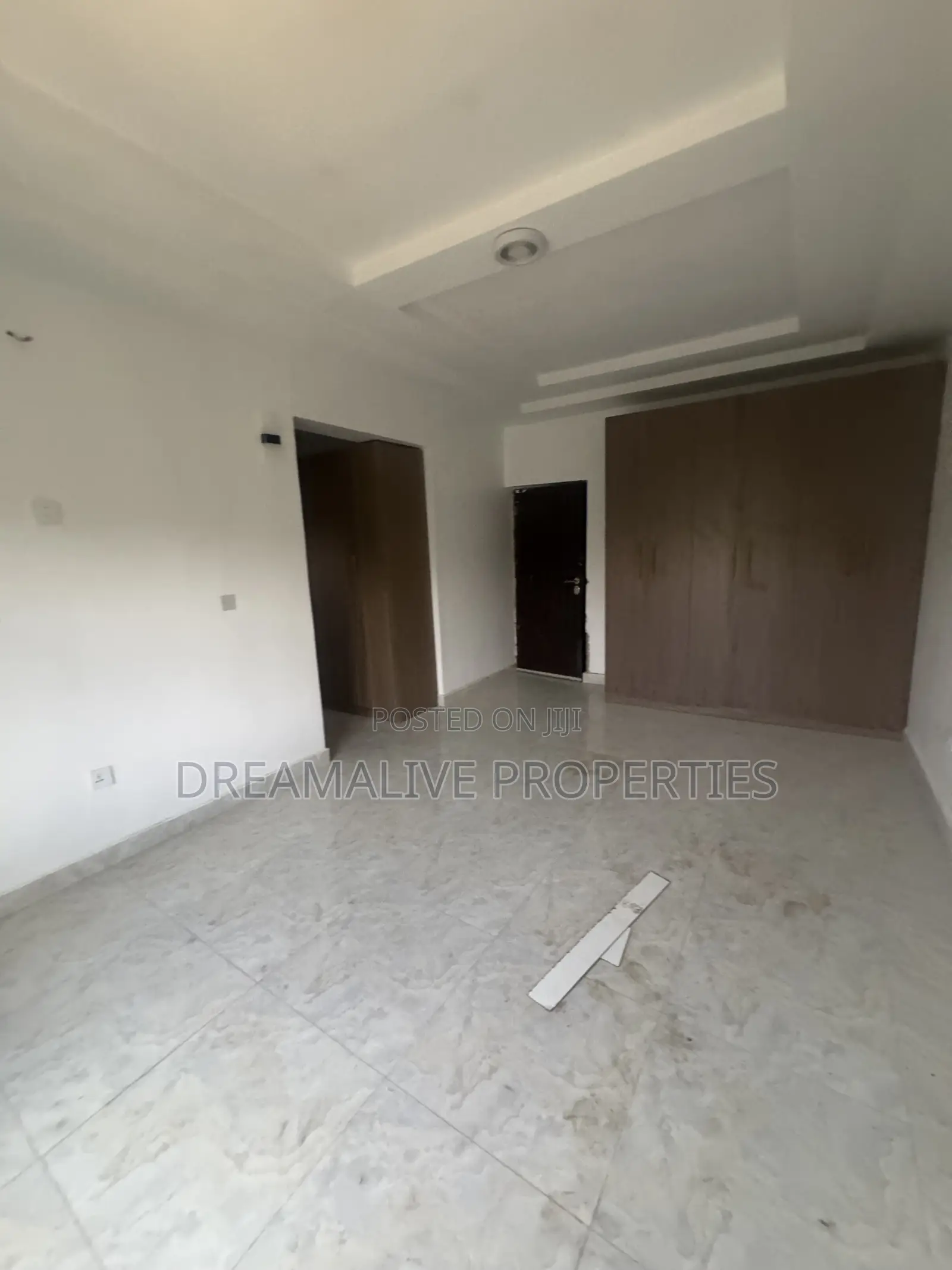 4bdrm Duplex in Gwarinpa for rent