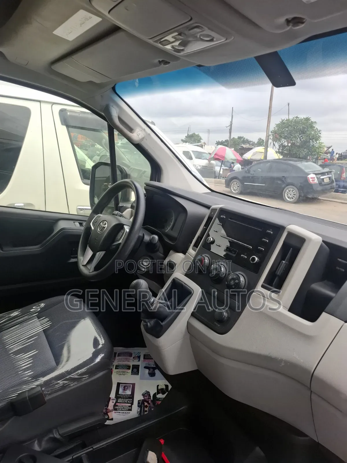 Toyota HiAce 2021 White