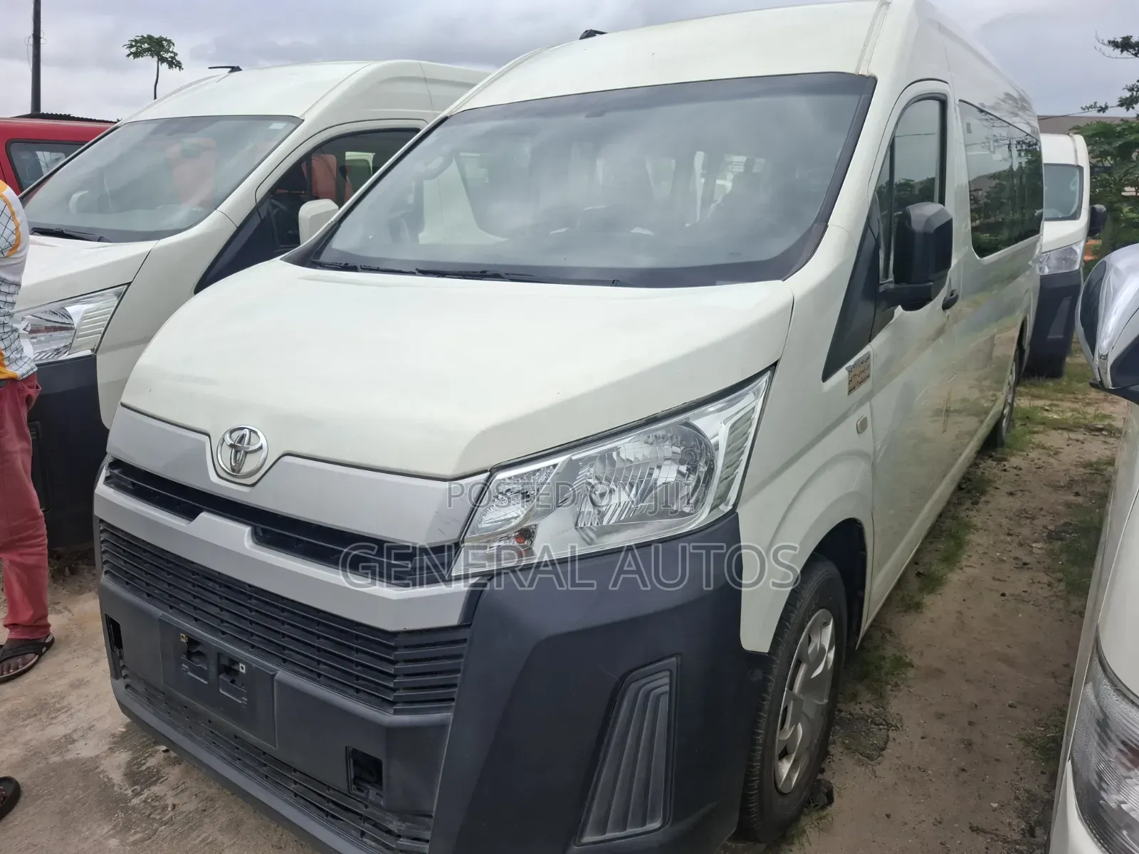 Toyota HiAce 2021 White