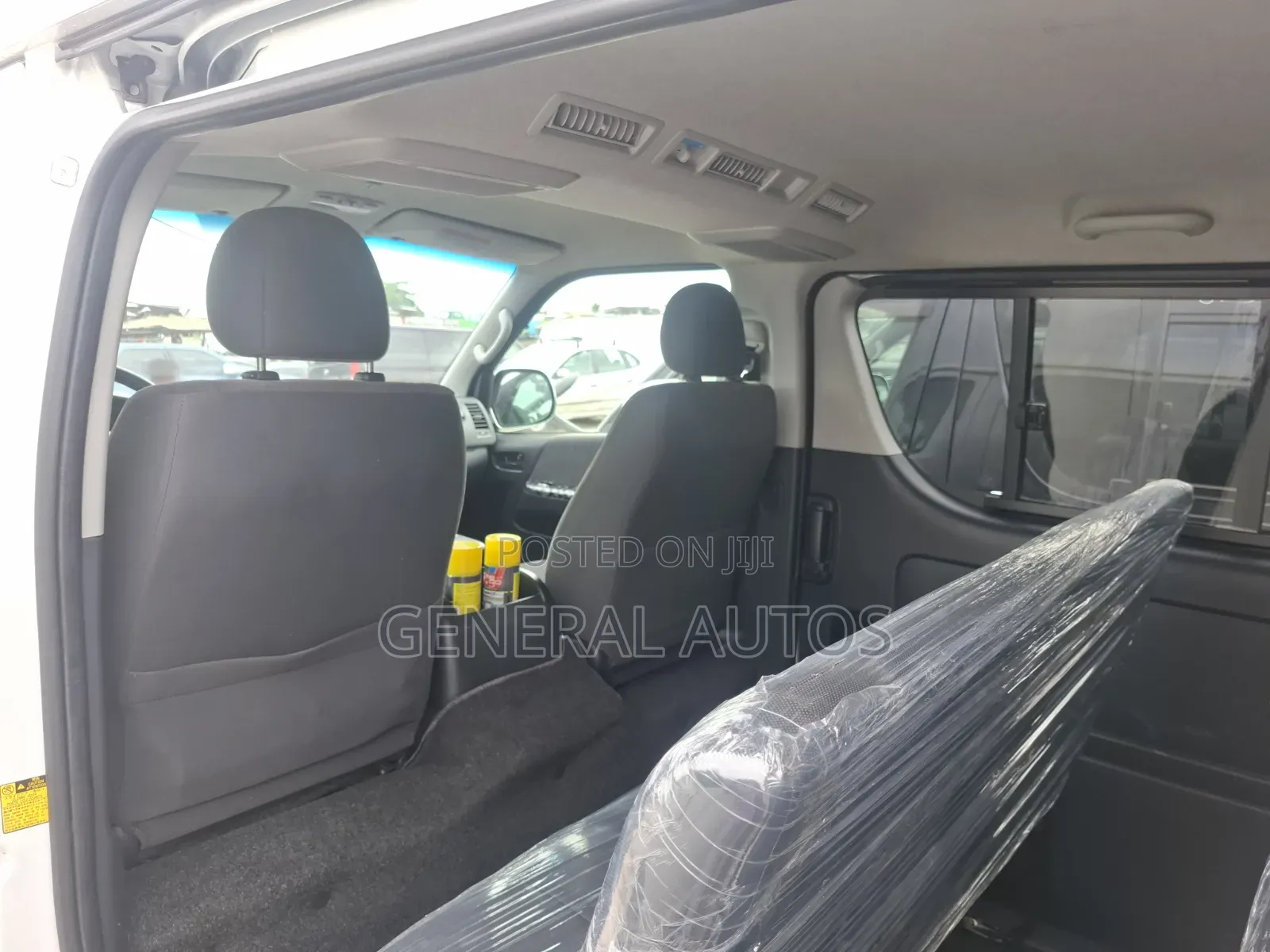 Toyota HiAce 2013 White
