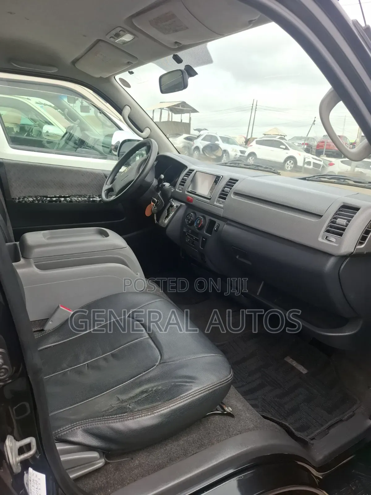 Toyota HiAce 2010 Black