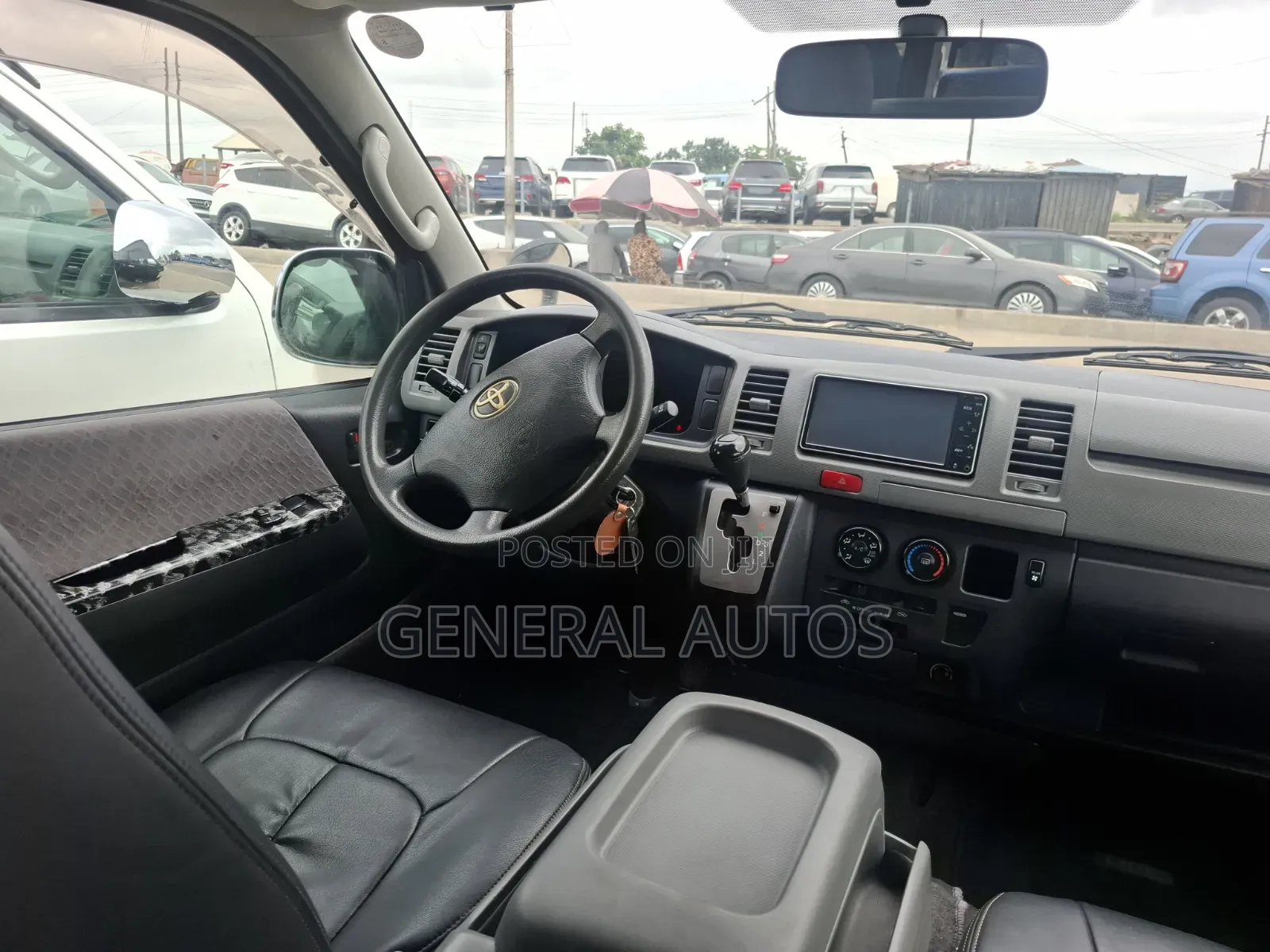 Toyota HiAce 2010 Black
