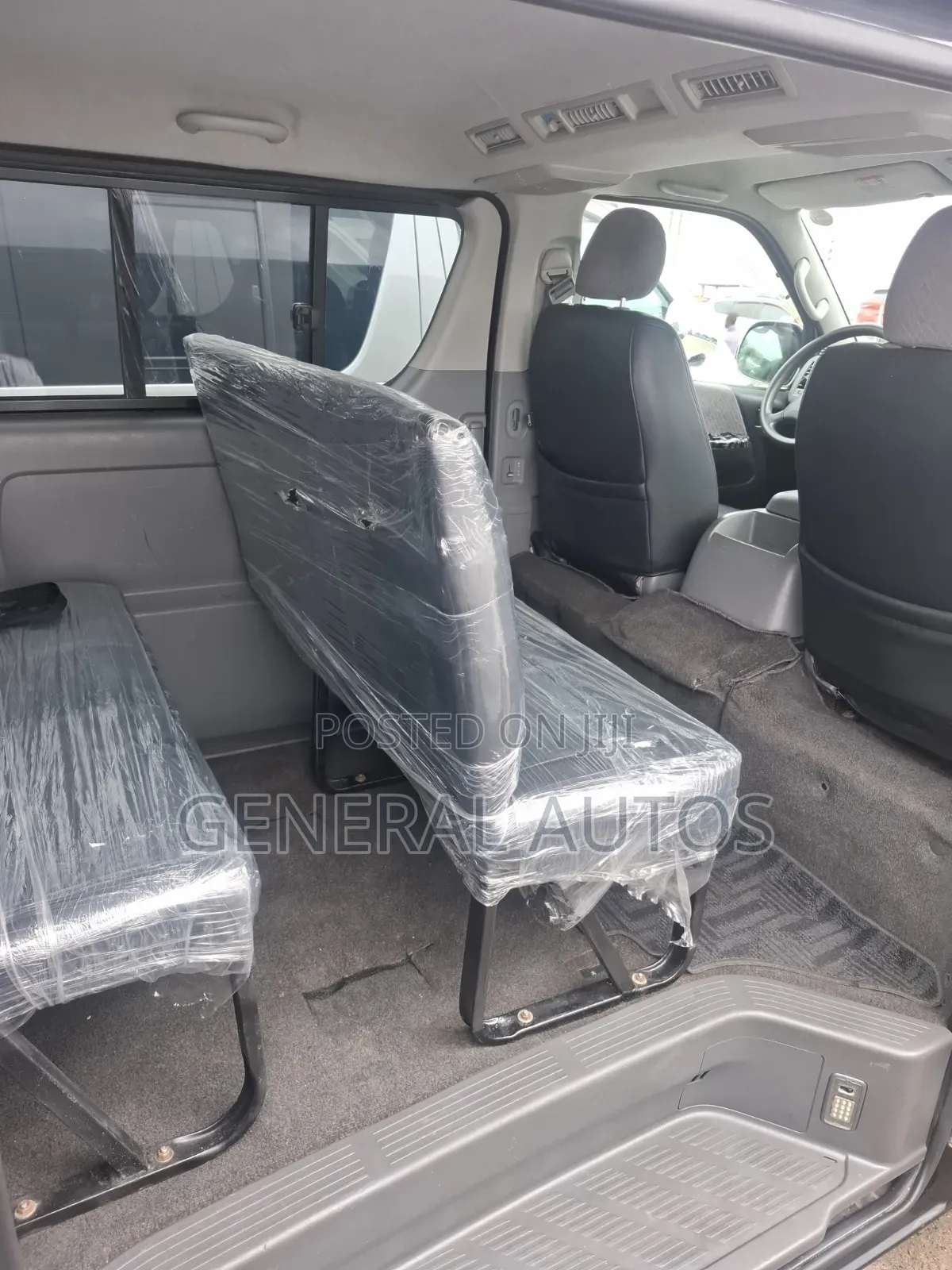 Toyota HiAce 2010 Black