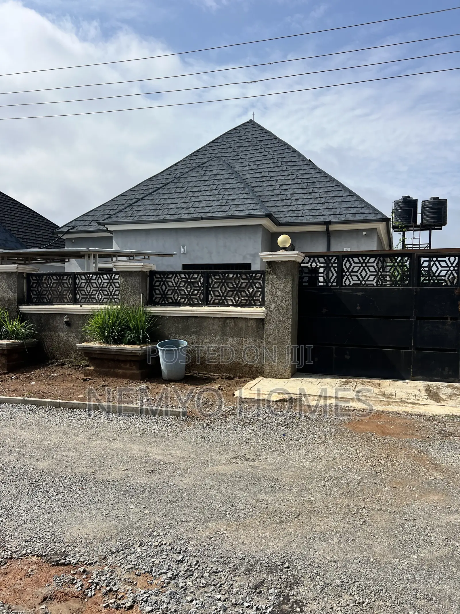 3bdrm Bungalow in Galadimawa for sale